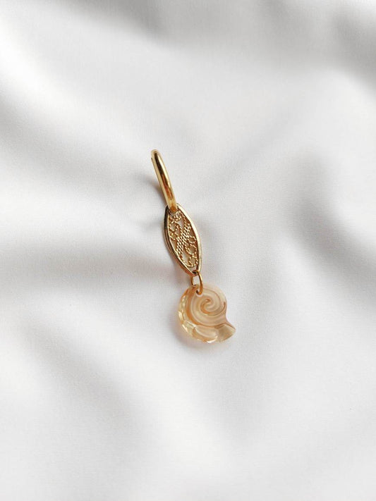 AMONITE single loop with small shell