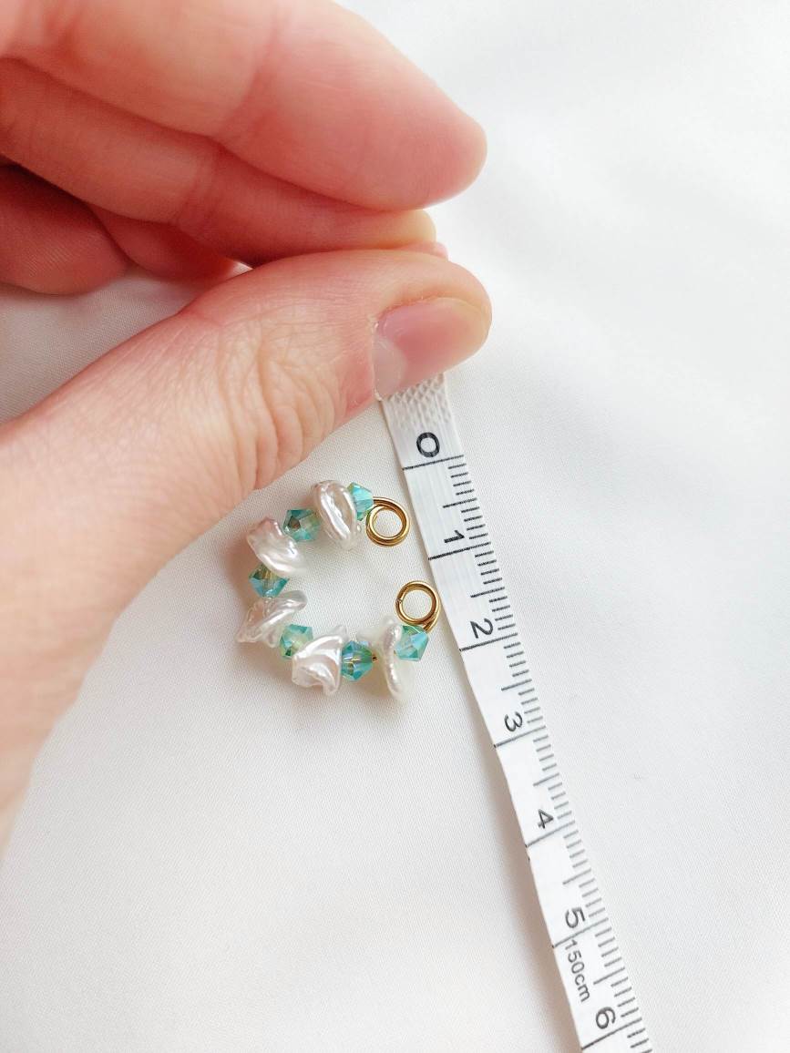 CARAÏBES cultured pearl earcuff turquoise version