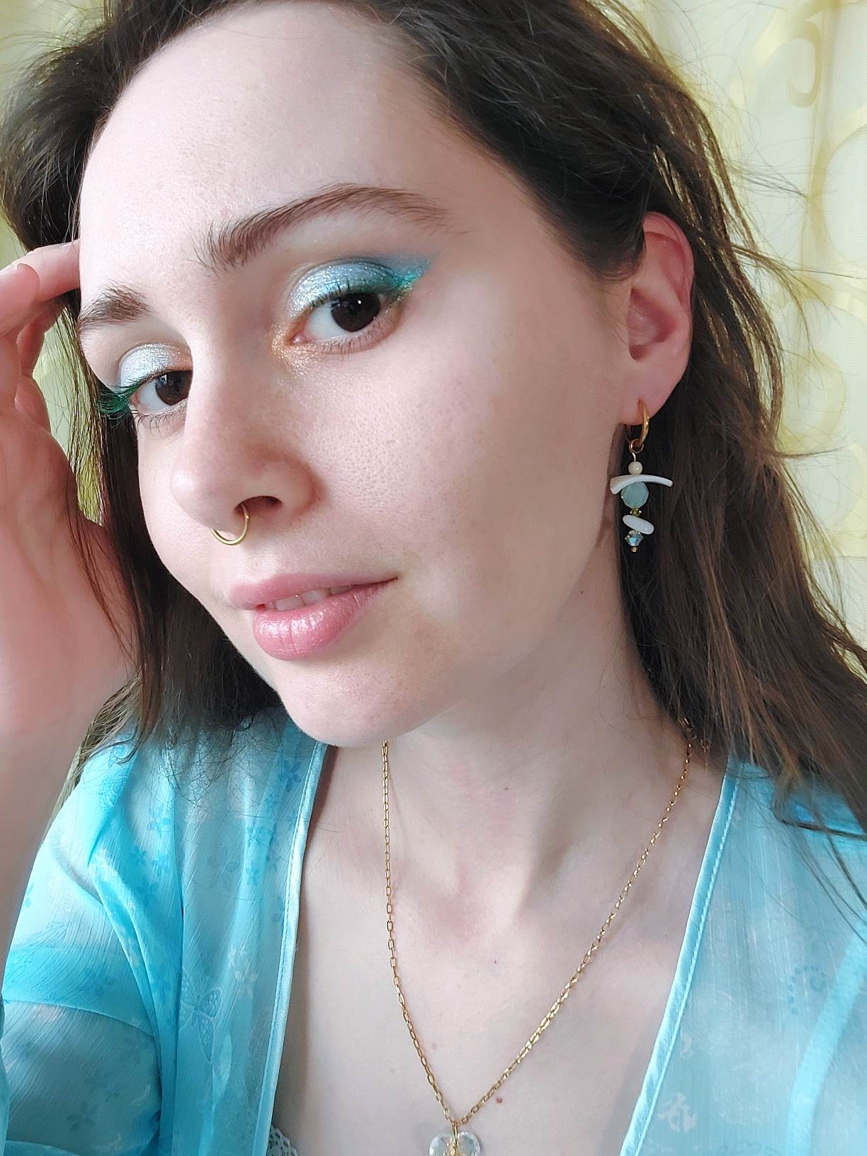 EXOTIC pearl single hoop earring