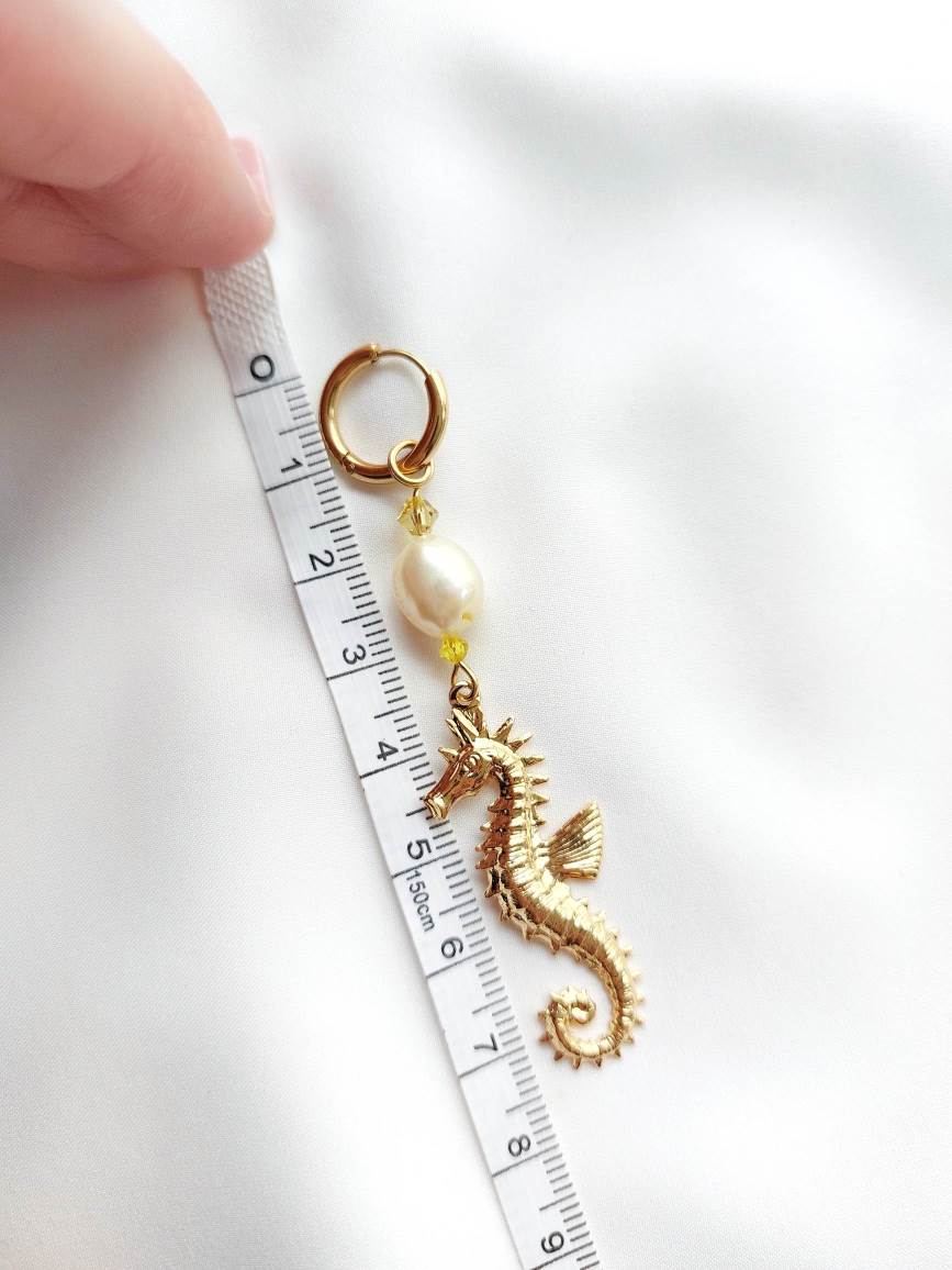 FOSSIL single loop yellow seahorse