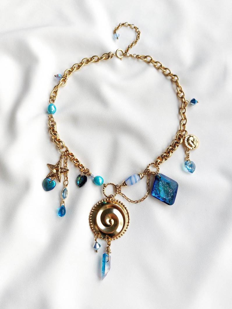 LA GALAXIA asymmetric gold and blue necklace