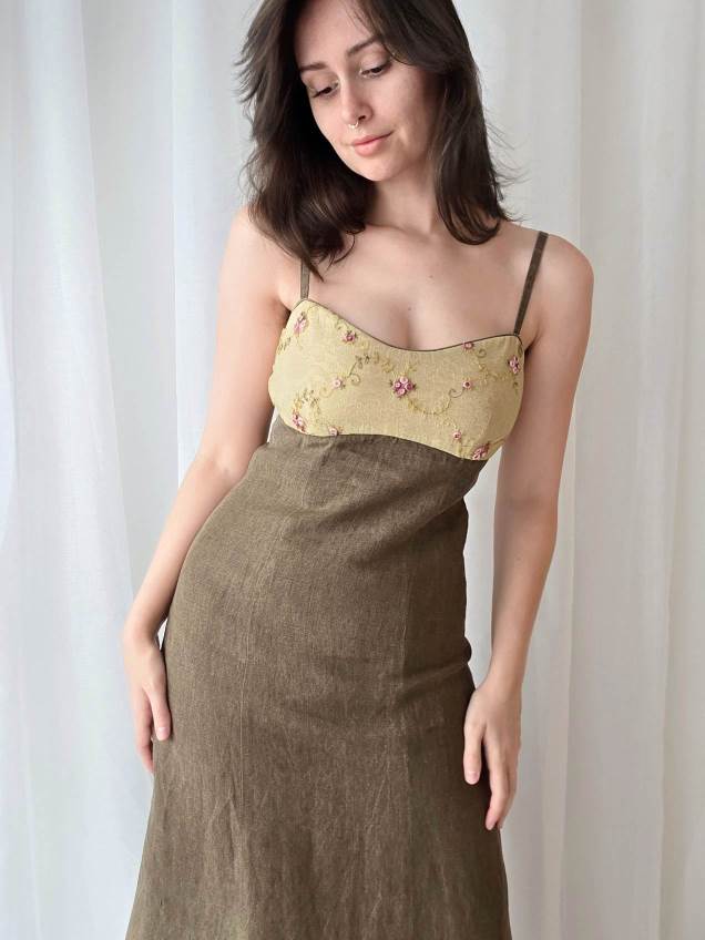 BLUME robe autrichienne kaki avec broderie de fleurs T.36/38