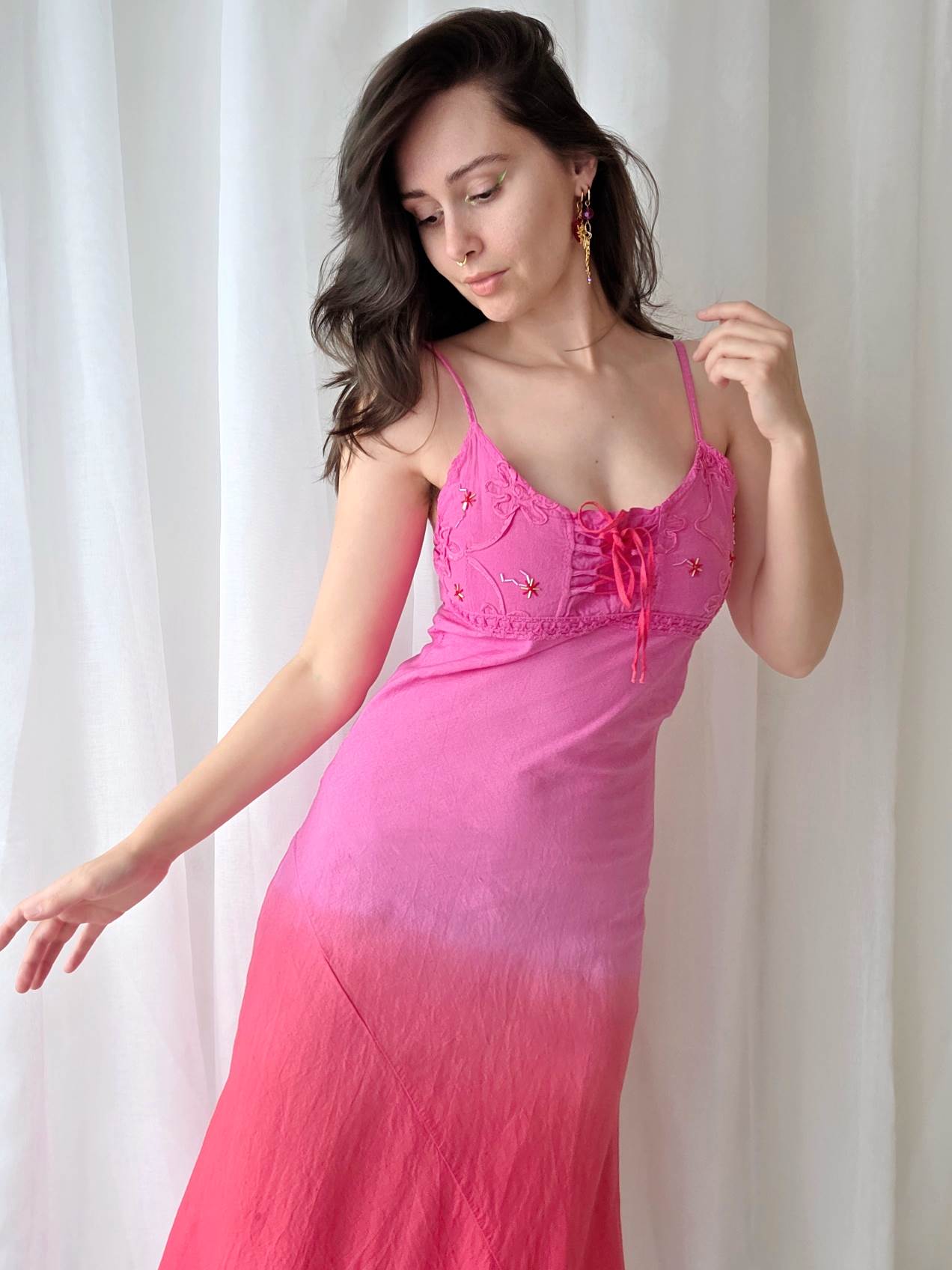 JOIE robe longue rose et rouge brodée bohème customisée T.34/36