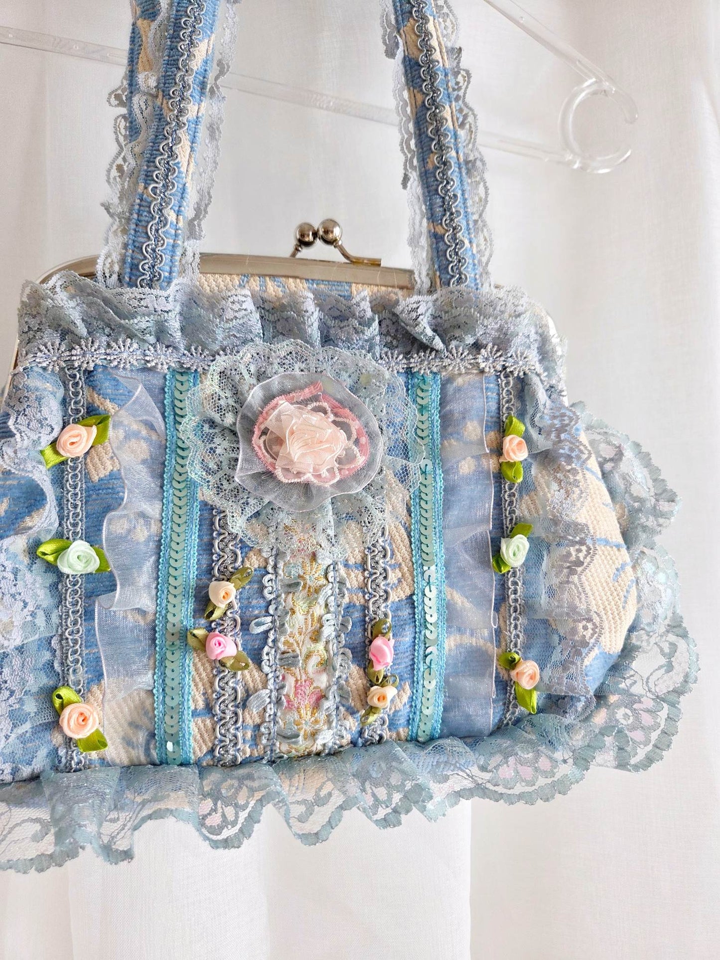 HORTENSIA embroidered pink shoulder bag with flowers