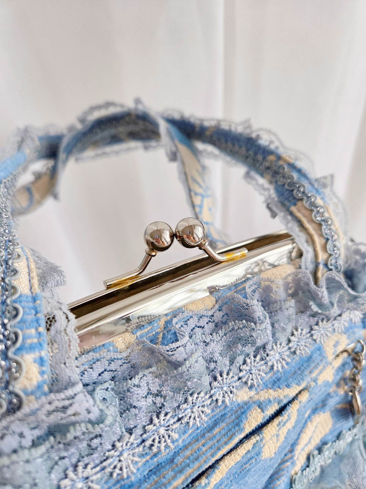 HORTENSIA embroidered pink shoulder bag with flowers