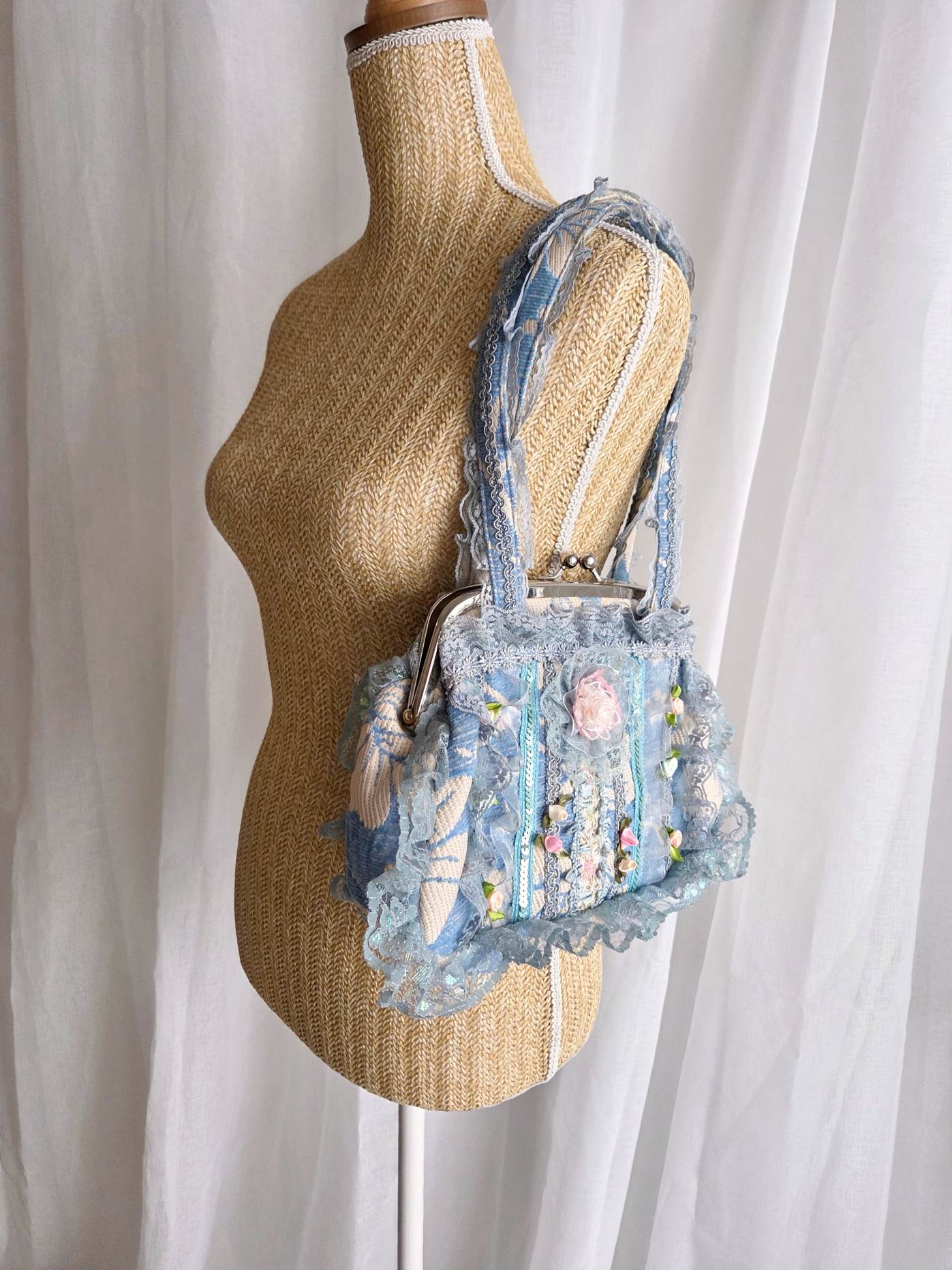 HORTENSIA embroidered pink shoulder bag with flowers