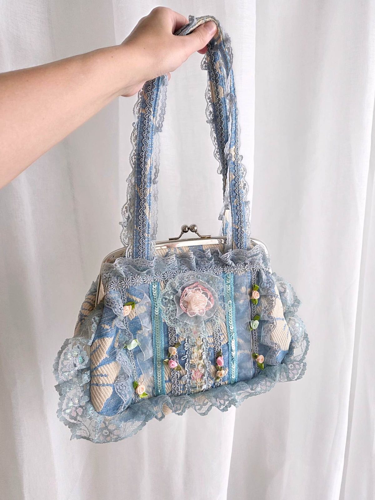 HORTENSIA embroidered pink shoulder bag with flowers