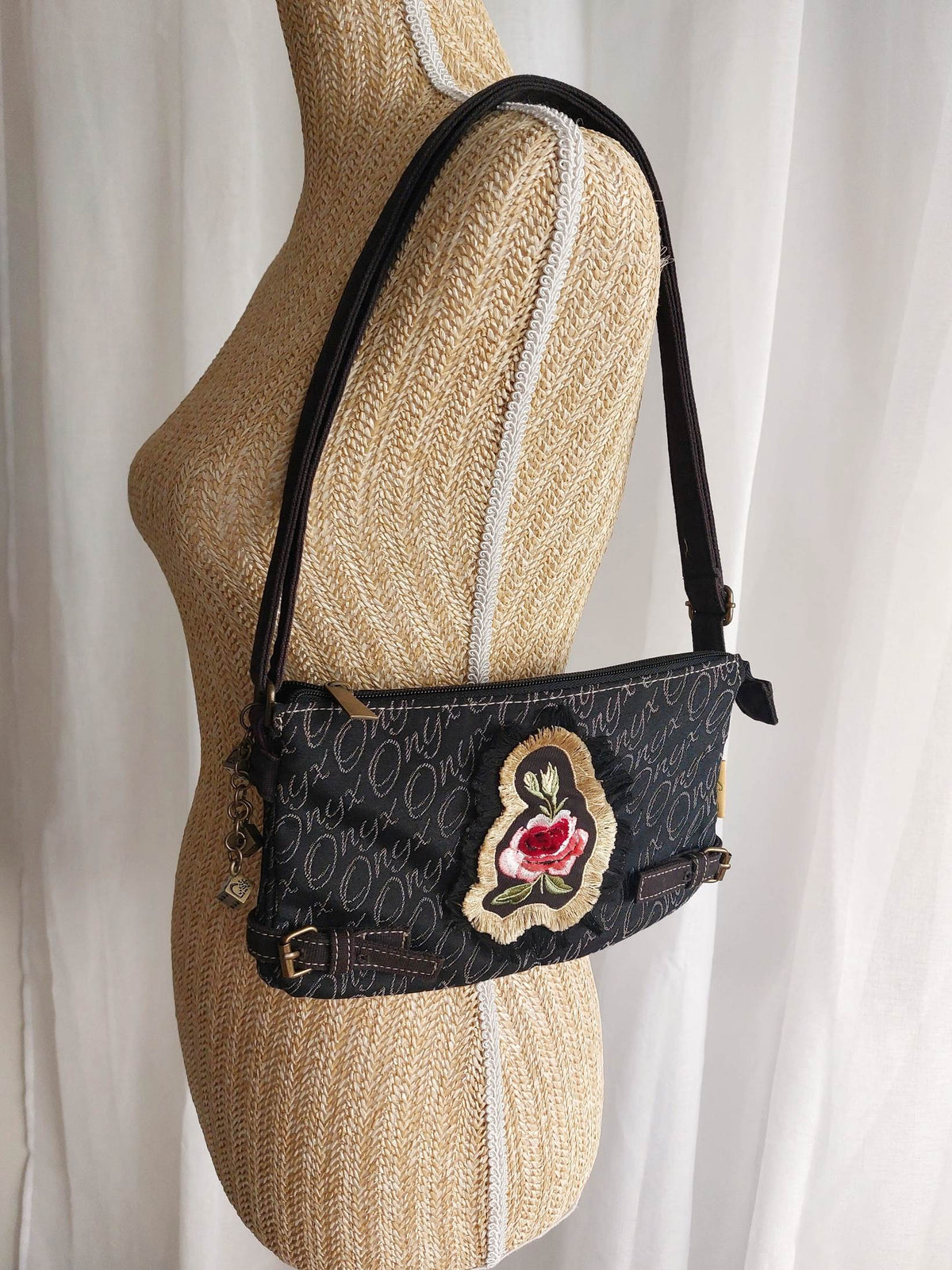 AMARANTE sac à main noir Onyx avec fleur
