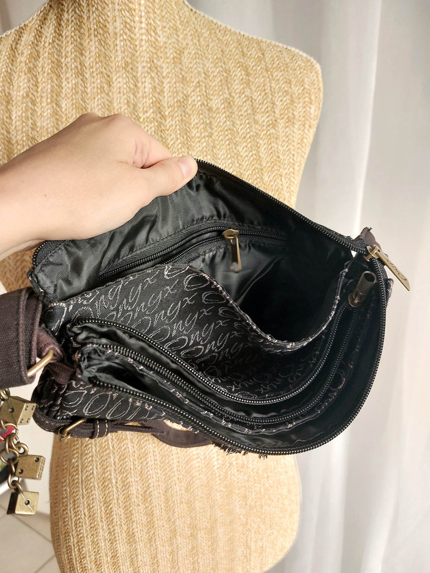 AMARANTE sac à main noir Onyx avec fleur