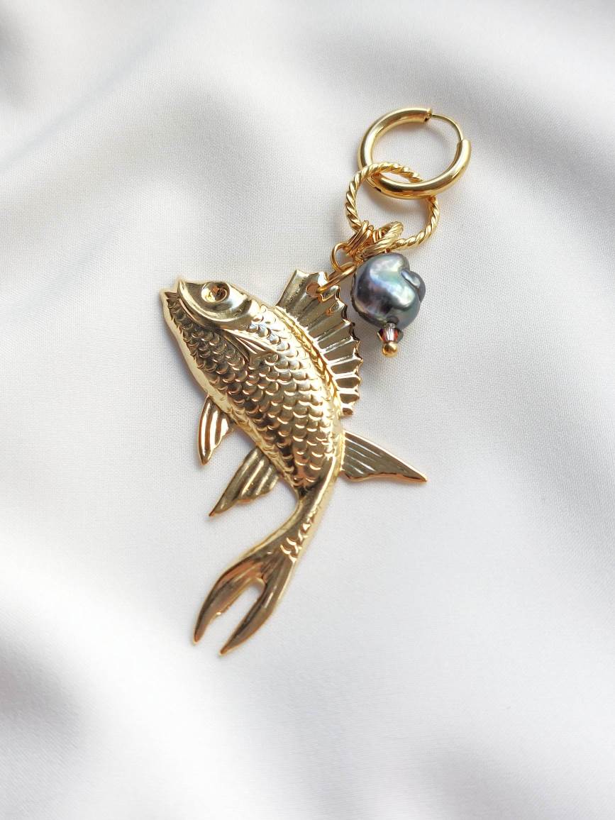 AMPHITRITE single fish earring