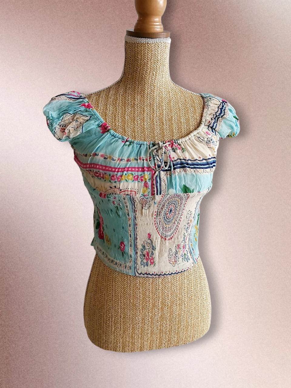 SAFRAN Red camisole with patterns and embroidery Size 36/38