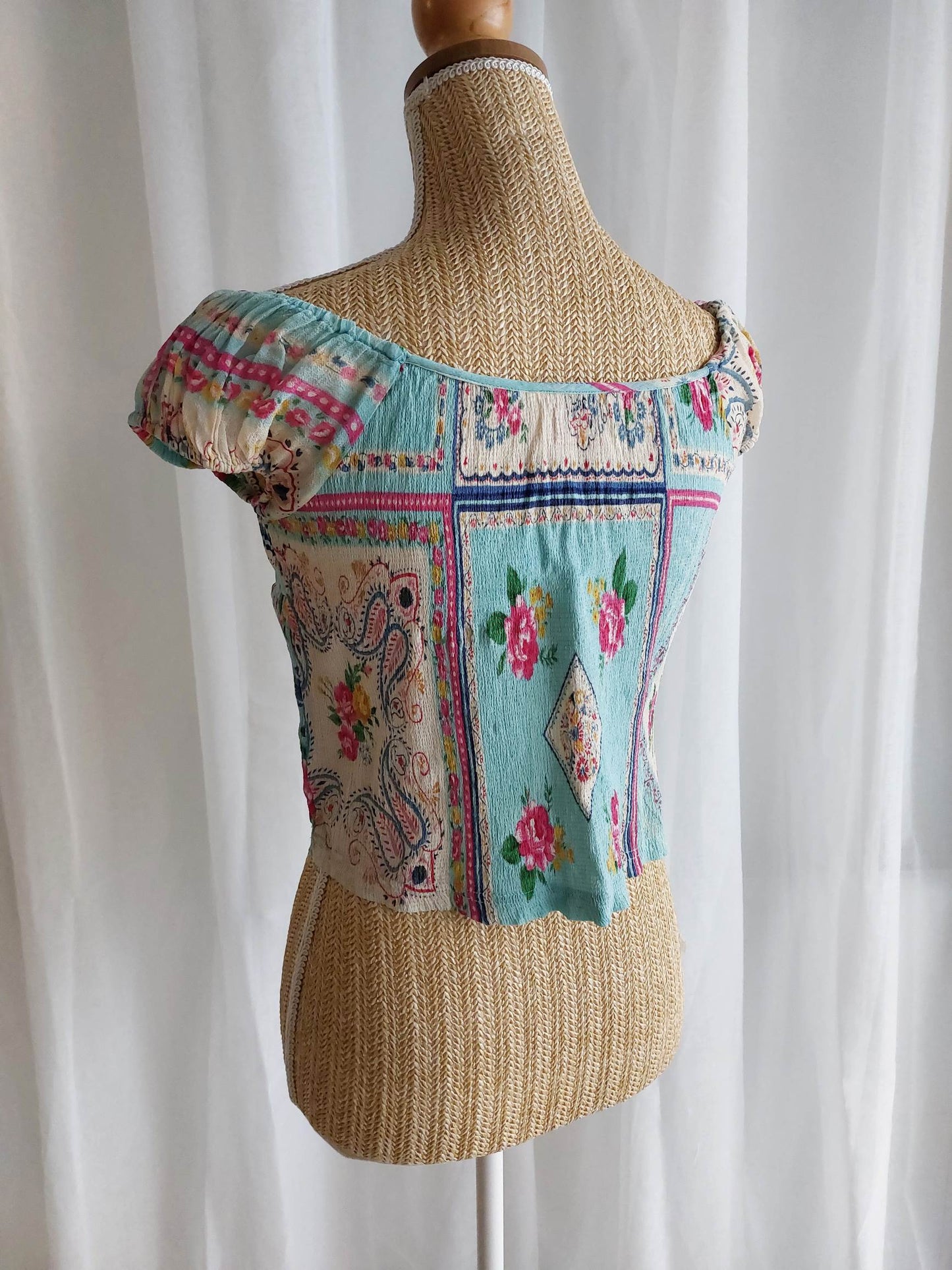 SAFRAN Red camisole with patterns and embroidery Size 36/38