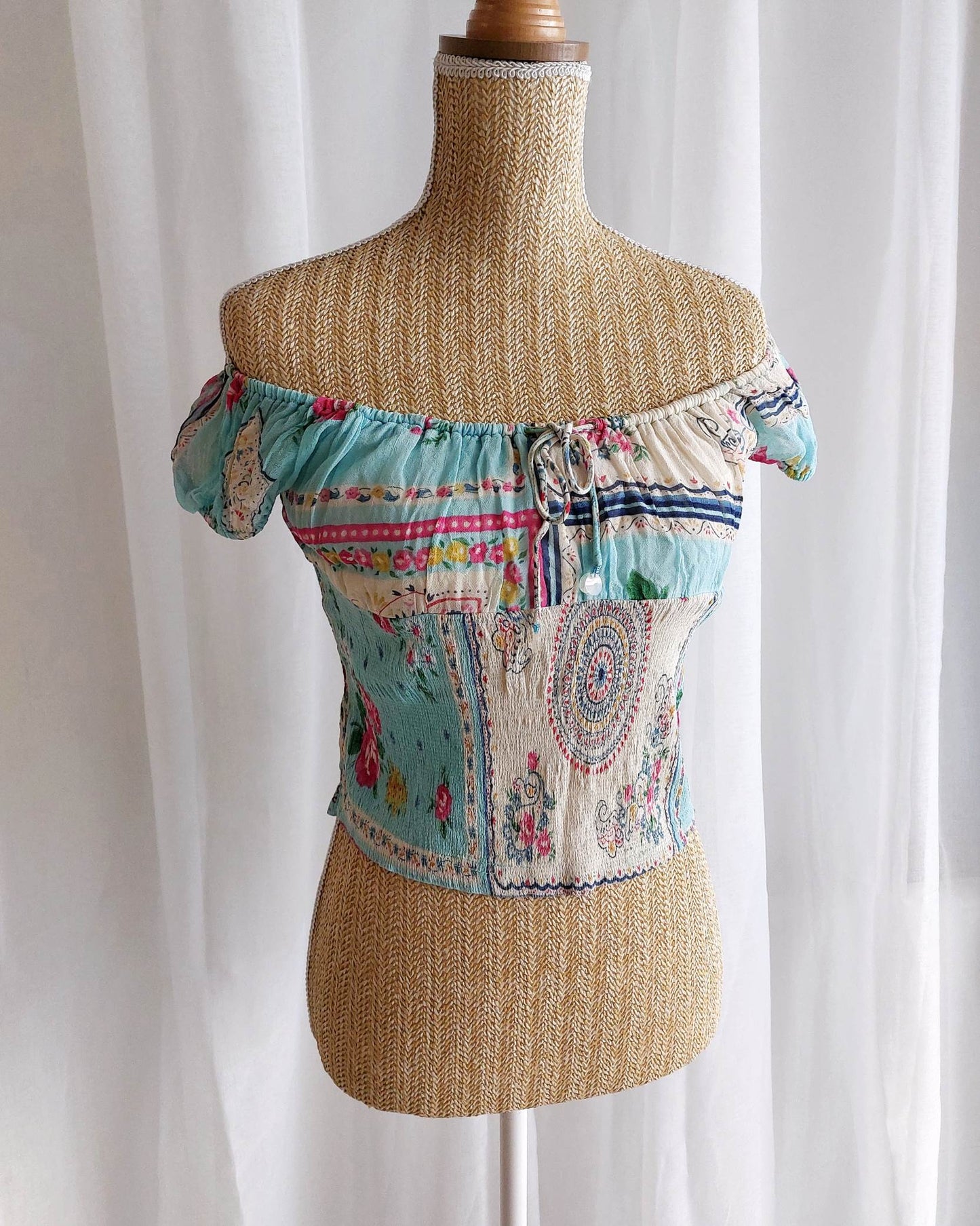SAFRAN Red camisole with patterns and embroidery Size 36/38