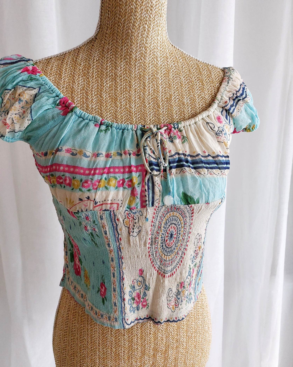 SAFRAN Red camisole with patterns and embroidery Size 36/38