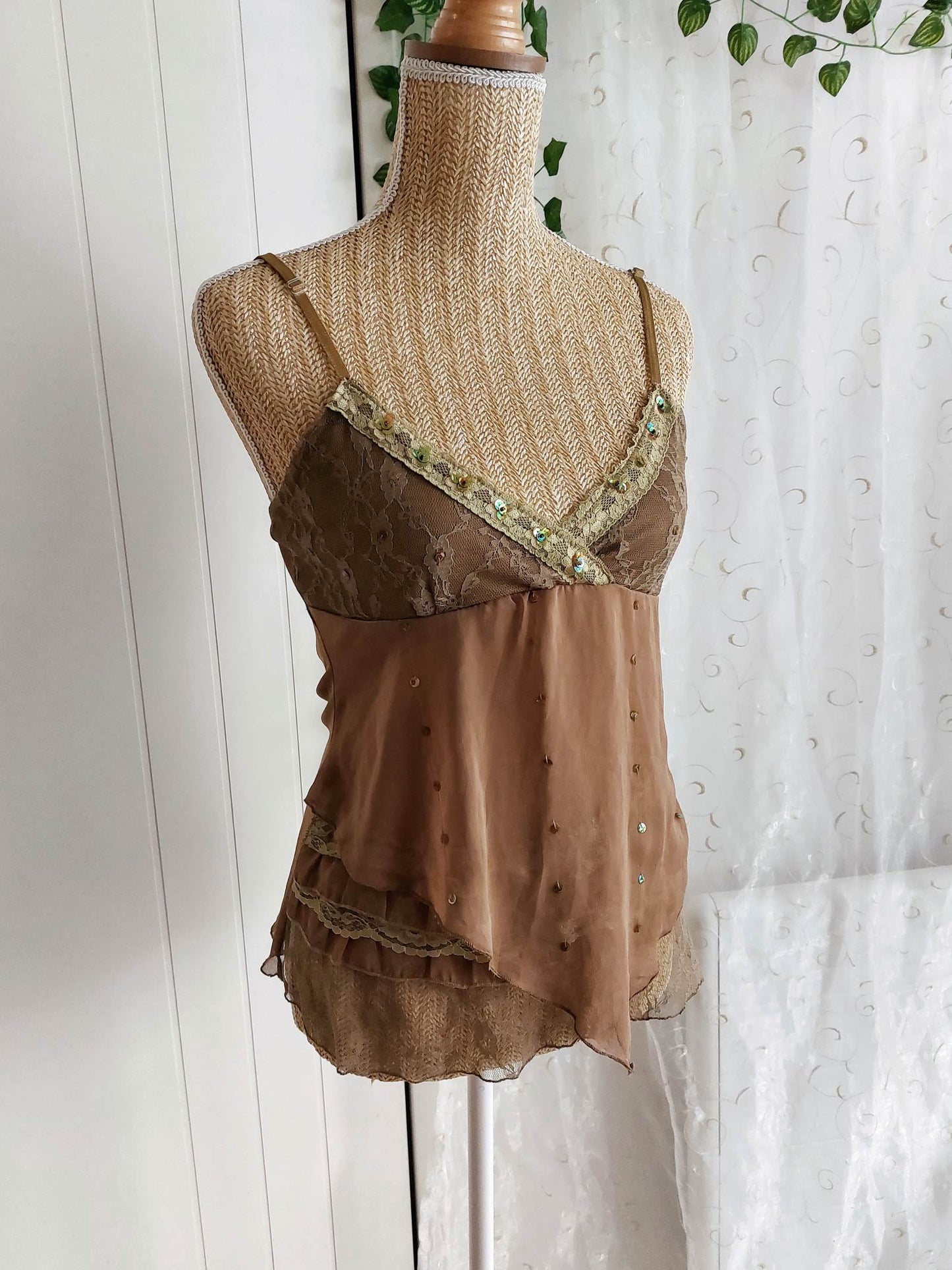 MOCHA Lace and embroidery camisole latte T.S/M