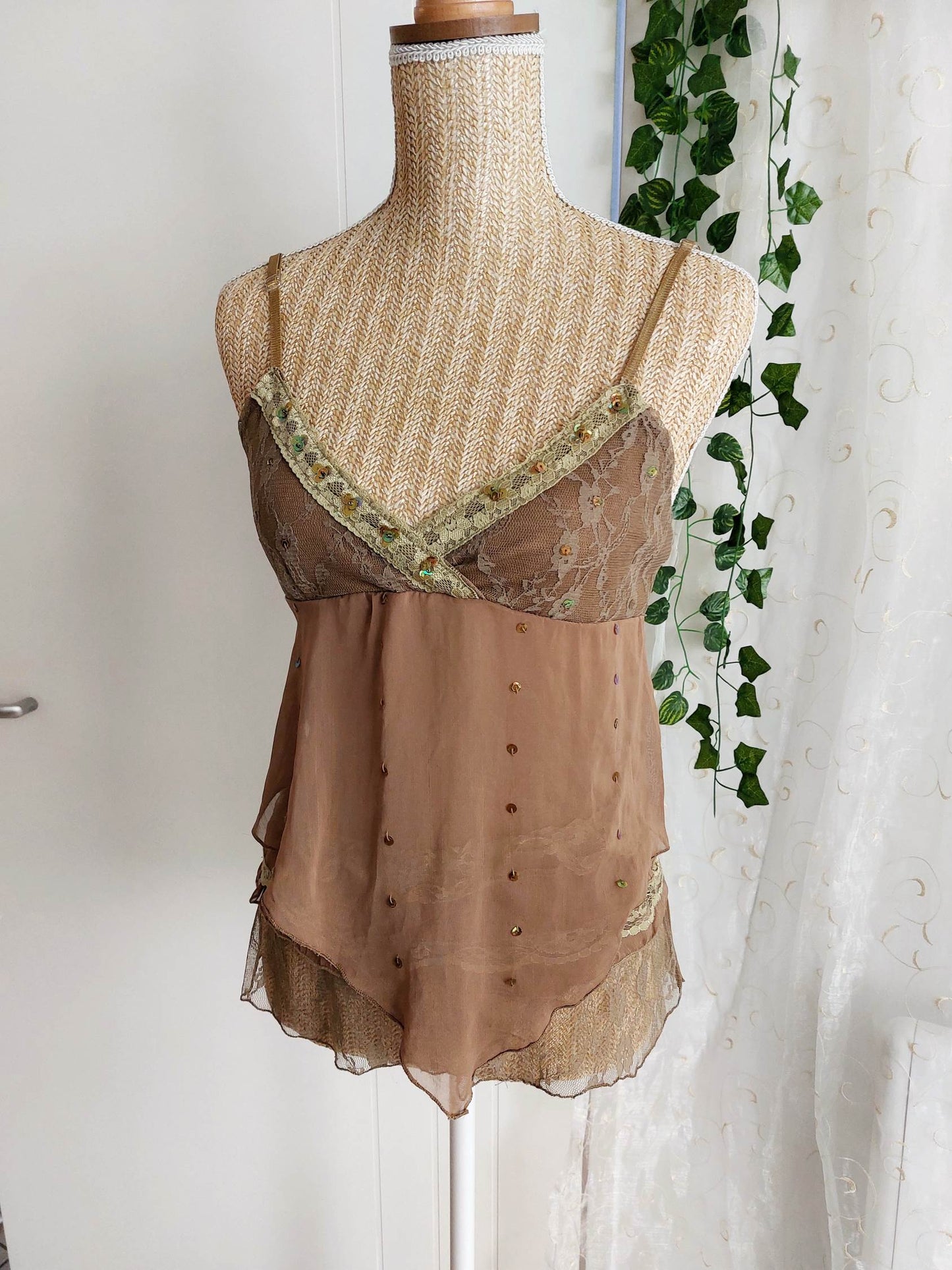 MOCHA Lace and embroidery camisole latte T.S/M