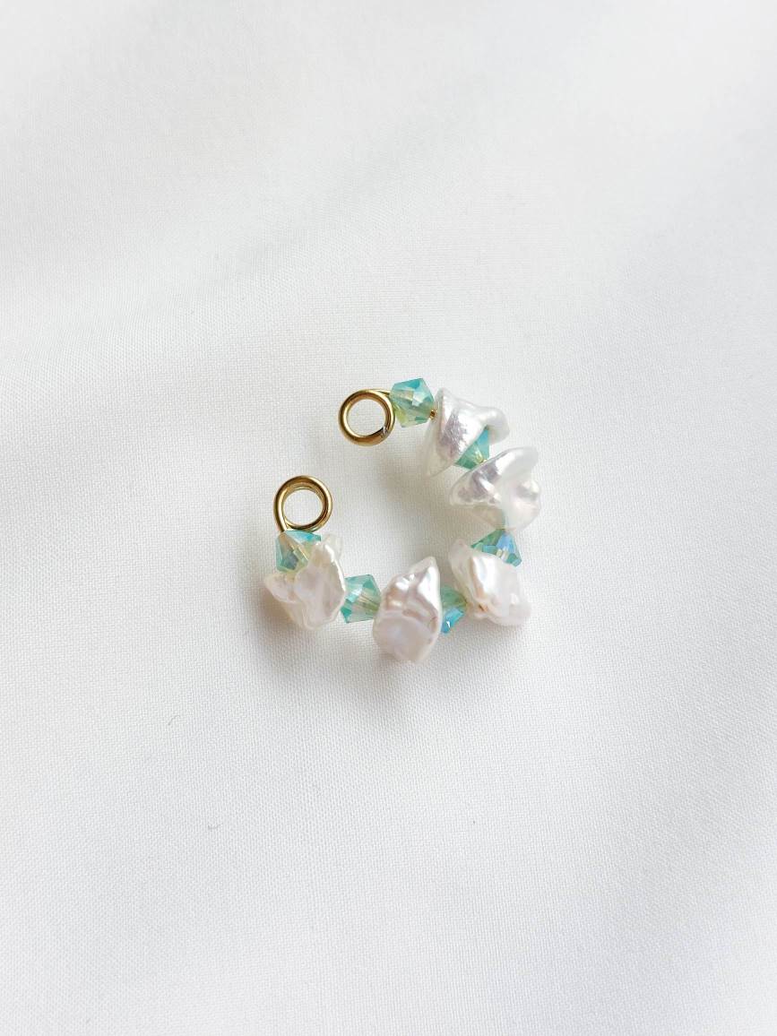 CARAÏBES cultured pearl earcuff turquoise version