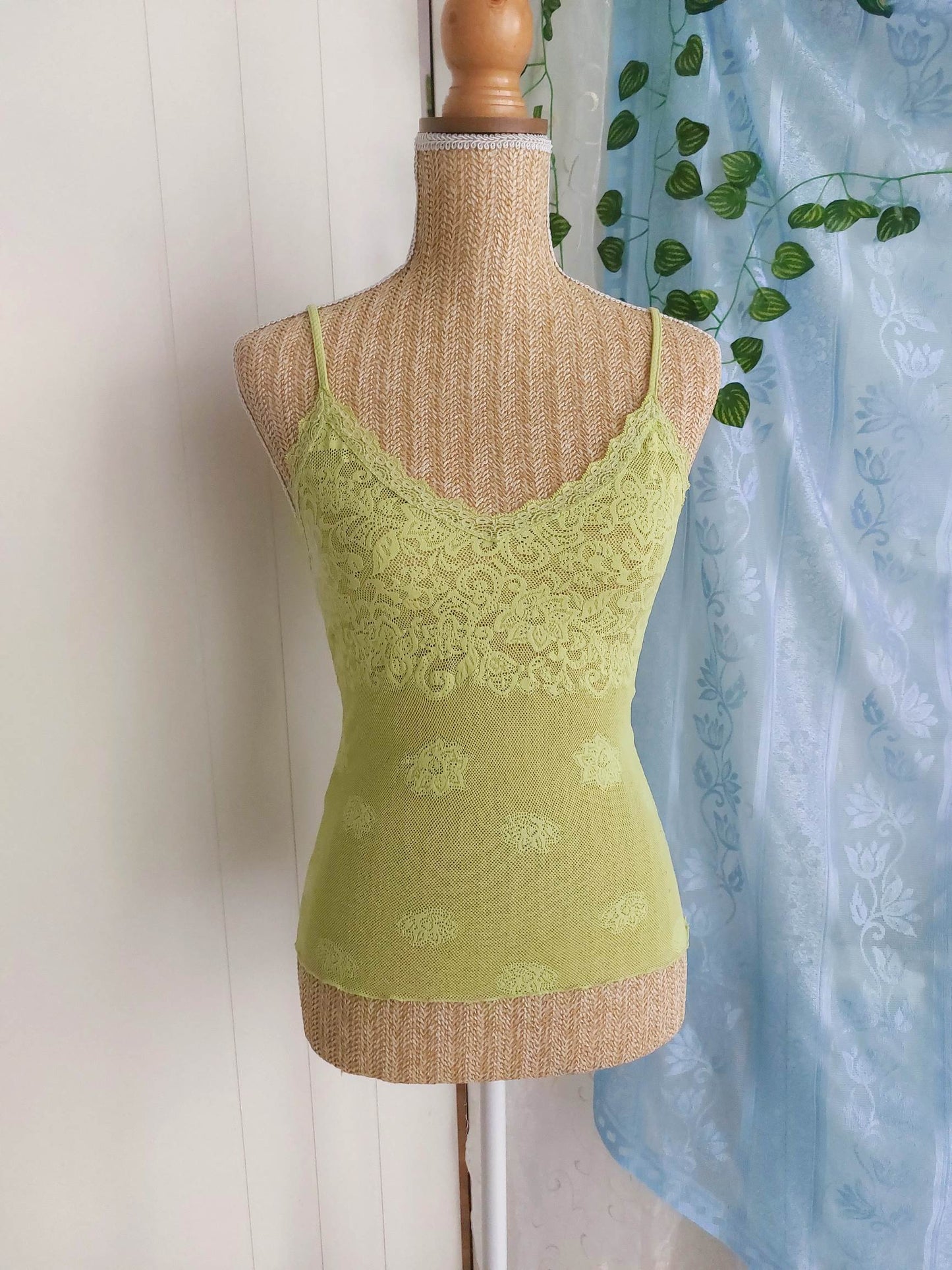 CITRUS lime green lace camisole size XS/S