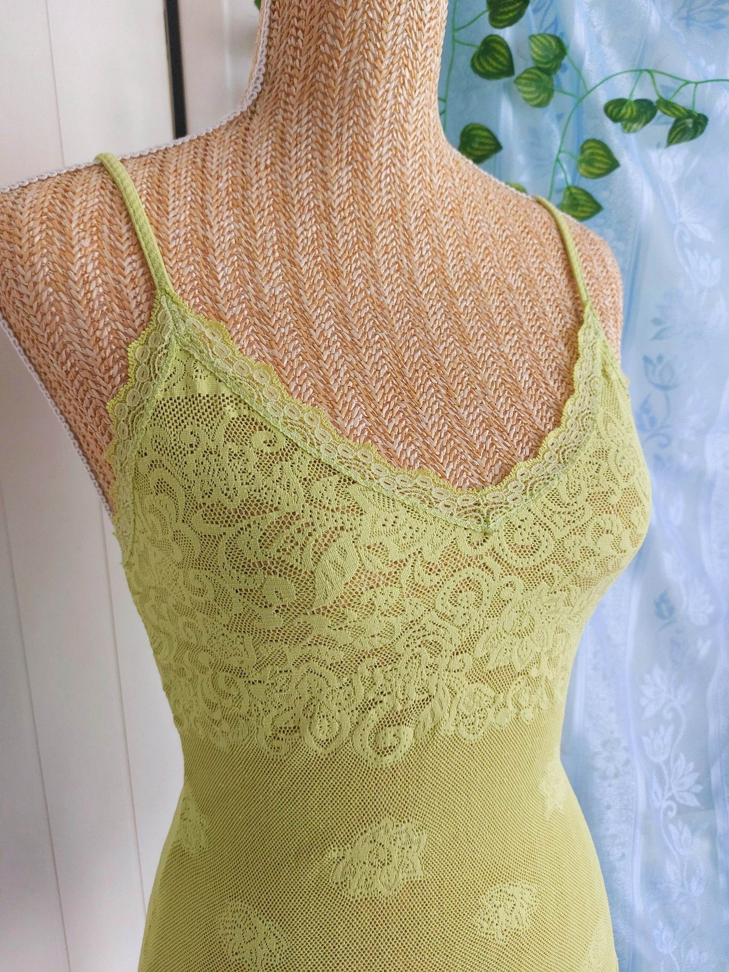 CITRUS lime green lace camisole size XS/S