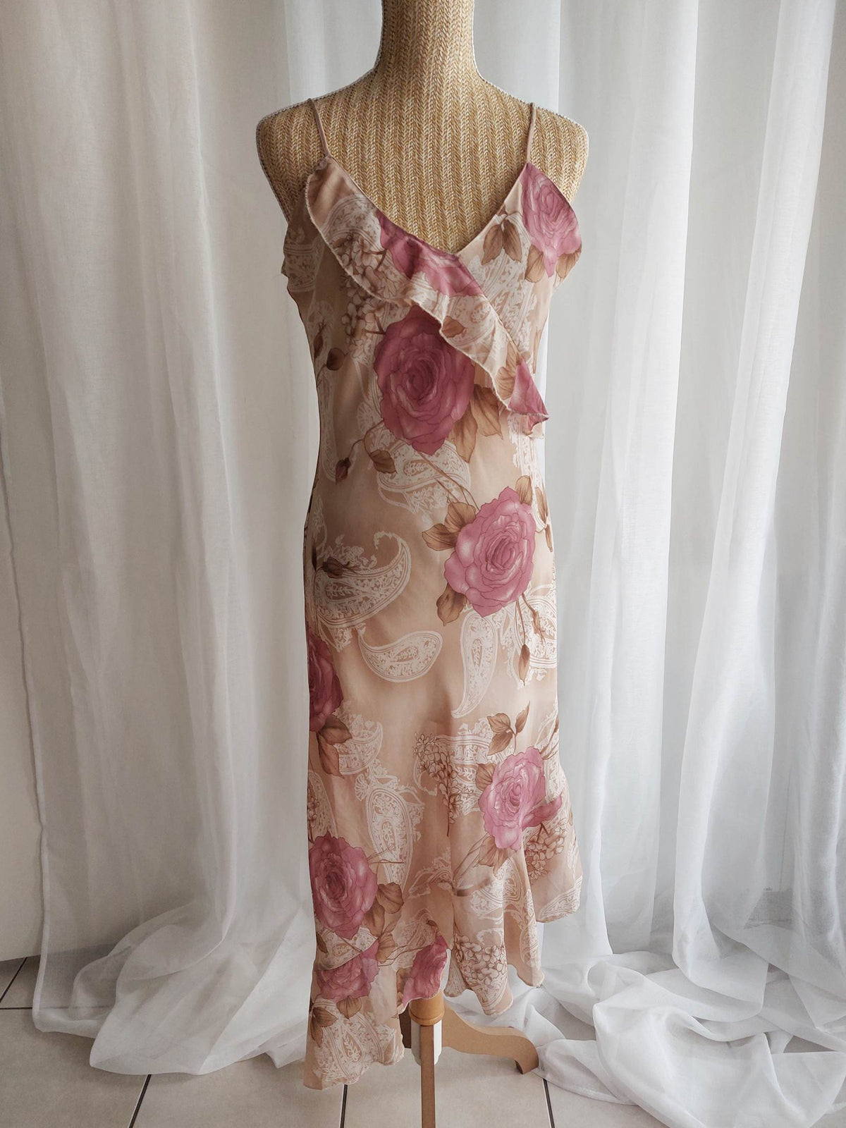 SAFRAN Red camisole with patterns and embroidery Size 36/38