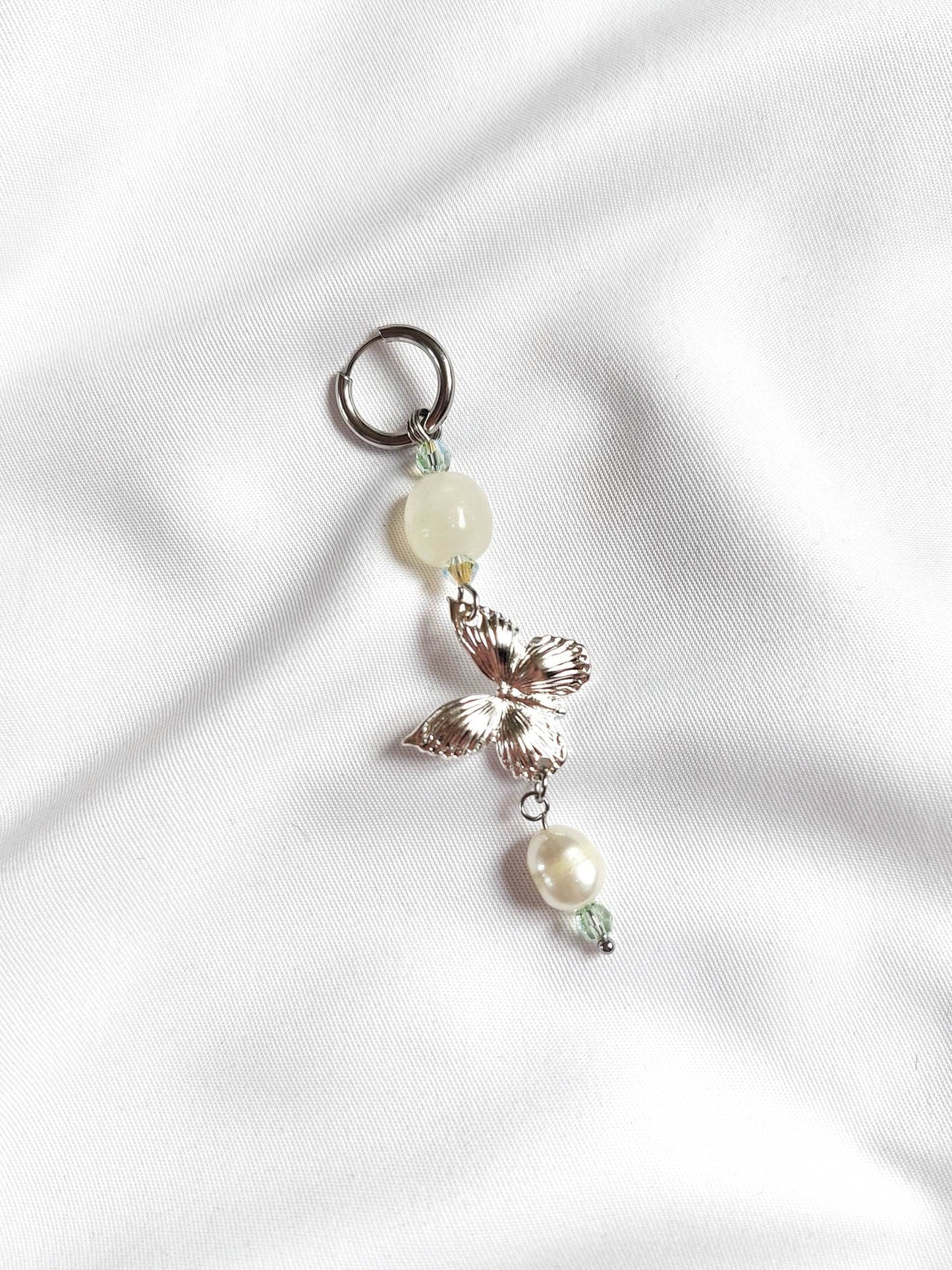 CHARM single loop butterfly pastel