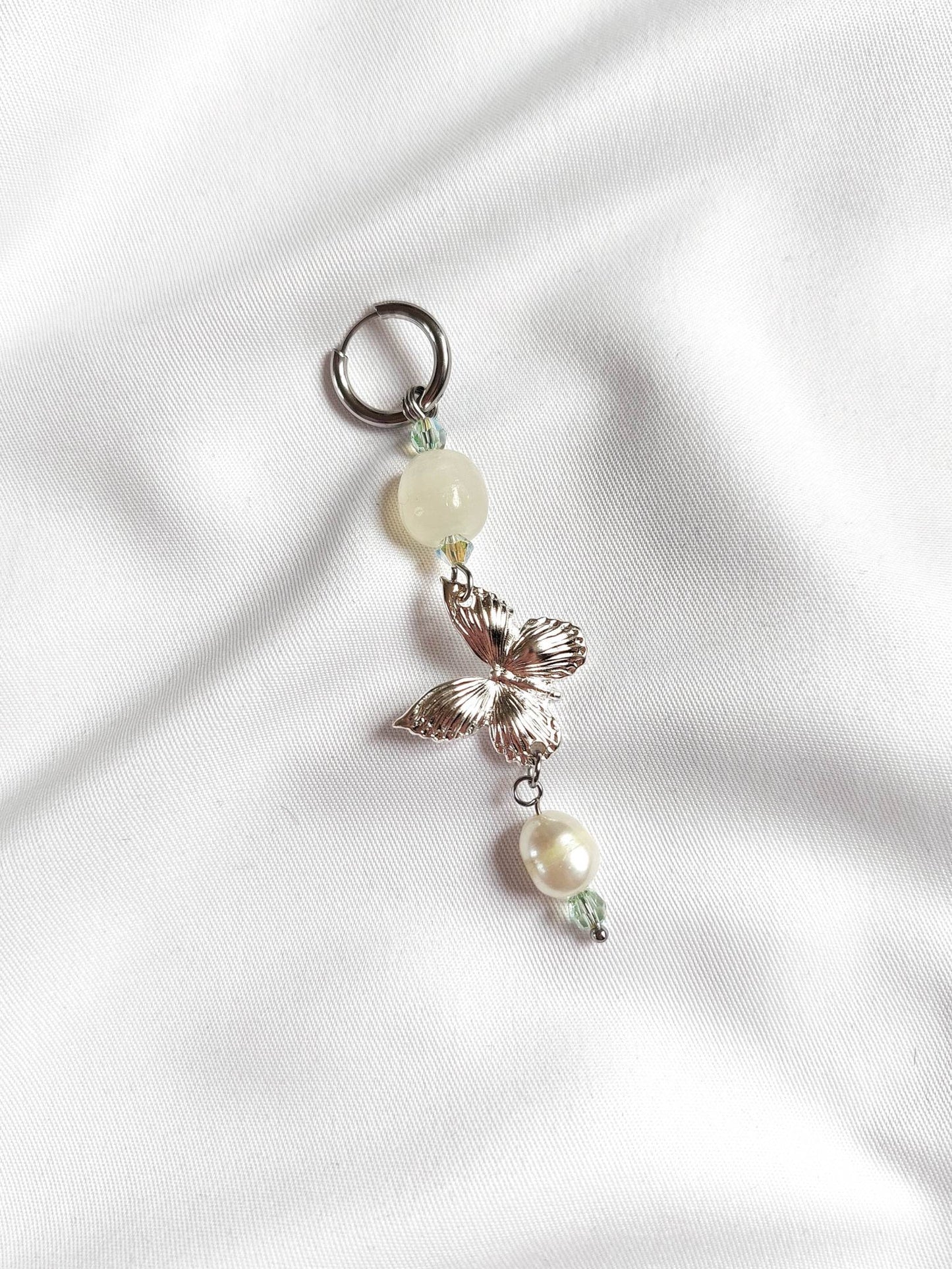 CHARM single loop butterfly pastel