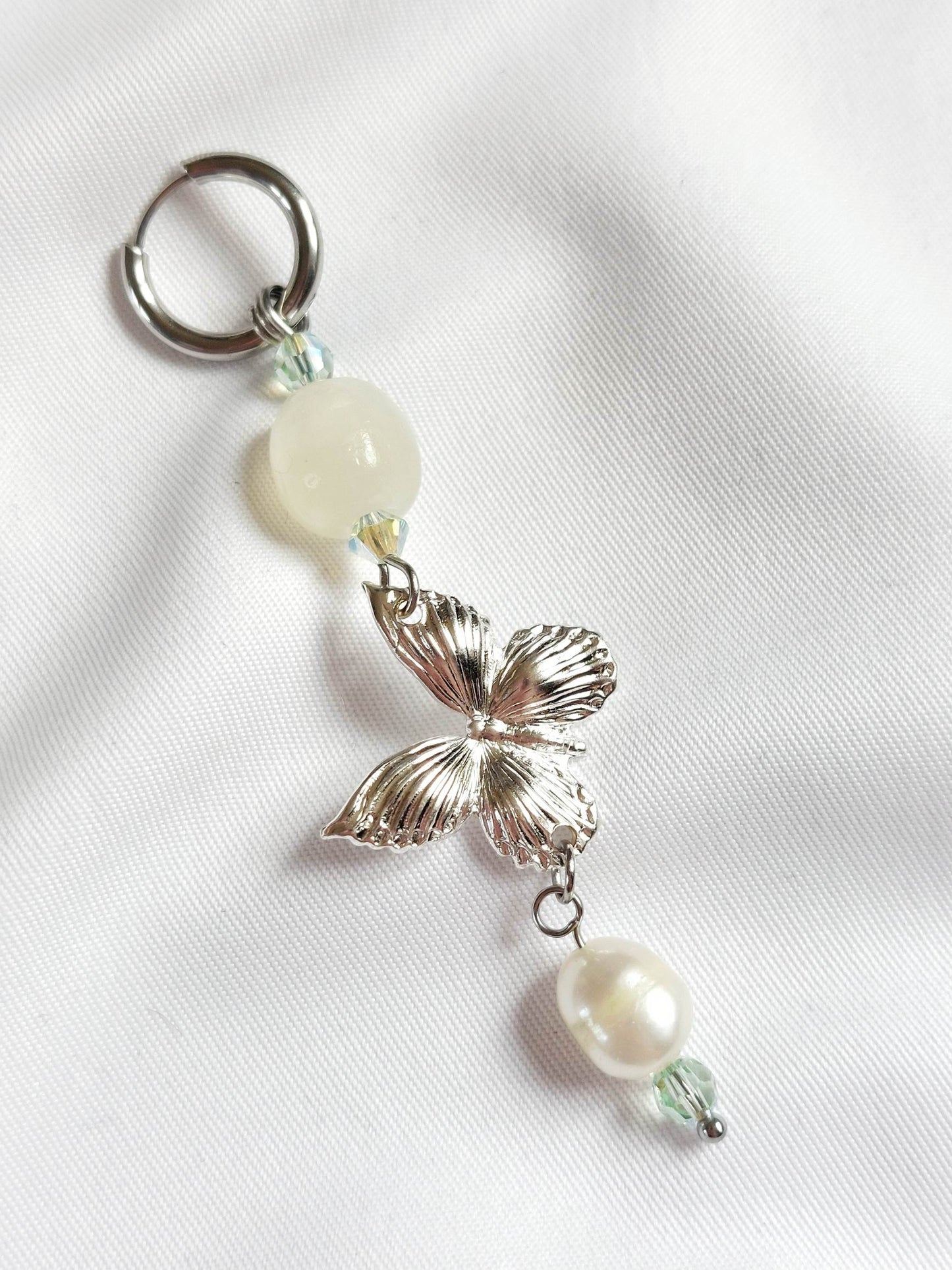 CHARM single loop butterfly pastel