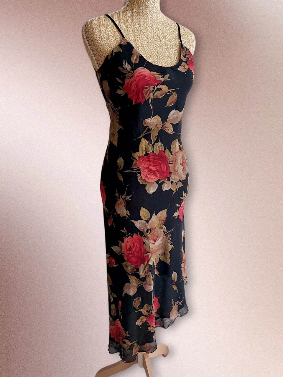 CHARME robe noire avec roses et dos nu T.36/38