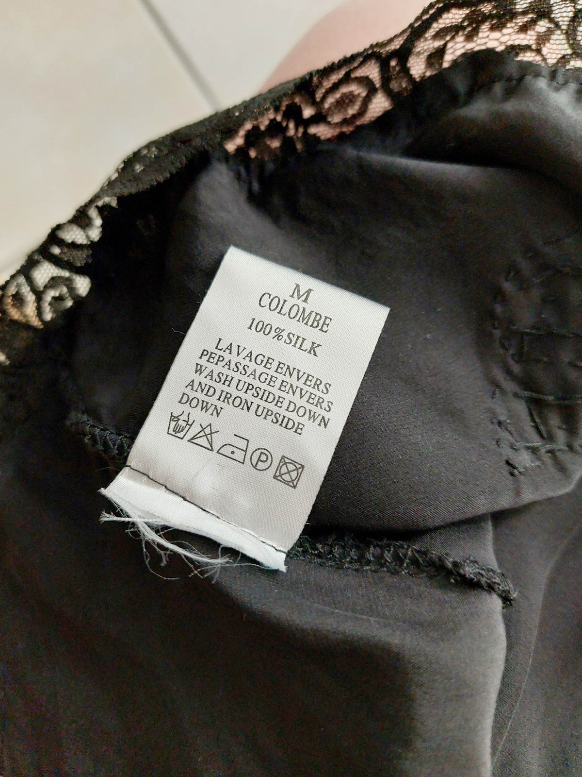 COLOMBE caraco noir en soie brodé T.36/38