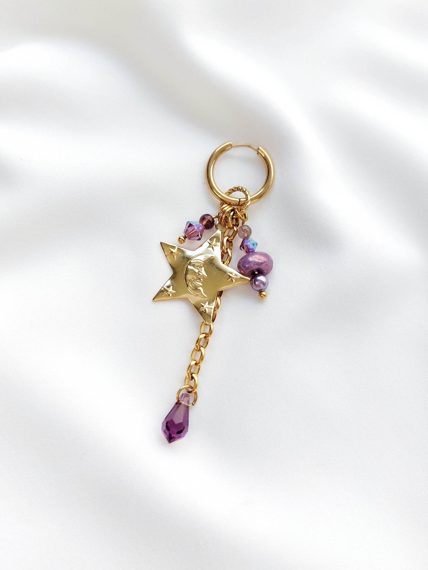 CELESTE single violet and gold star earring