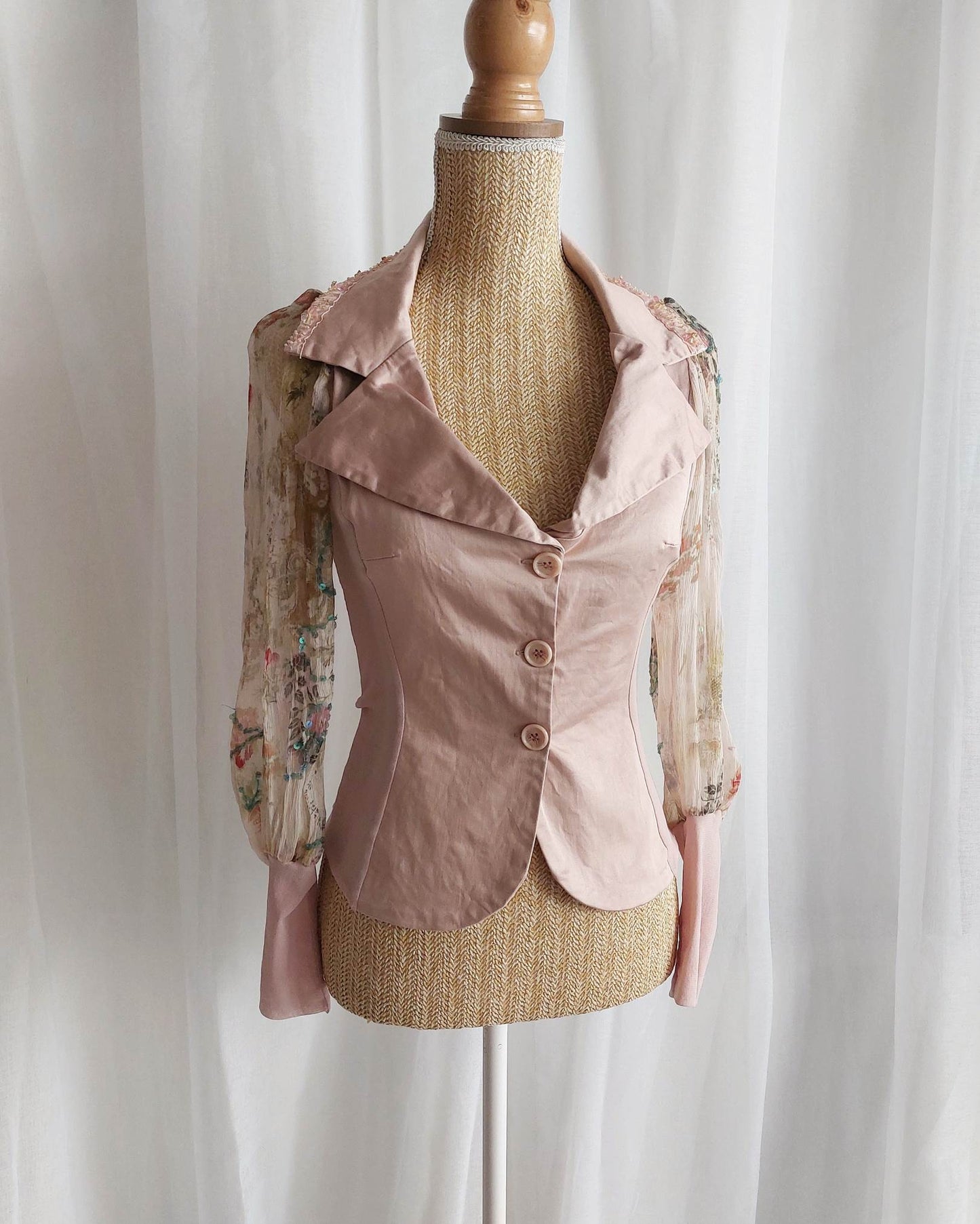 DAMASCENA veste haut rose poudré avec broderies T.36/38