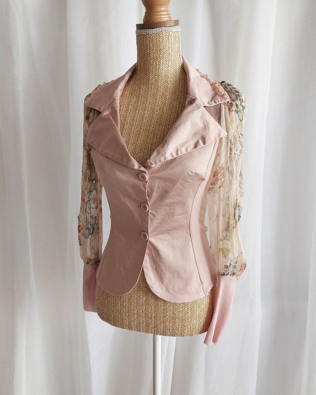 DAMASCENA veste haut rose poudré avec broderies T.36/38