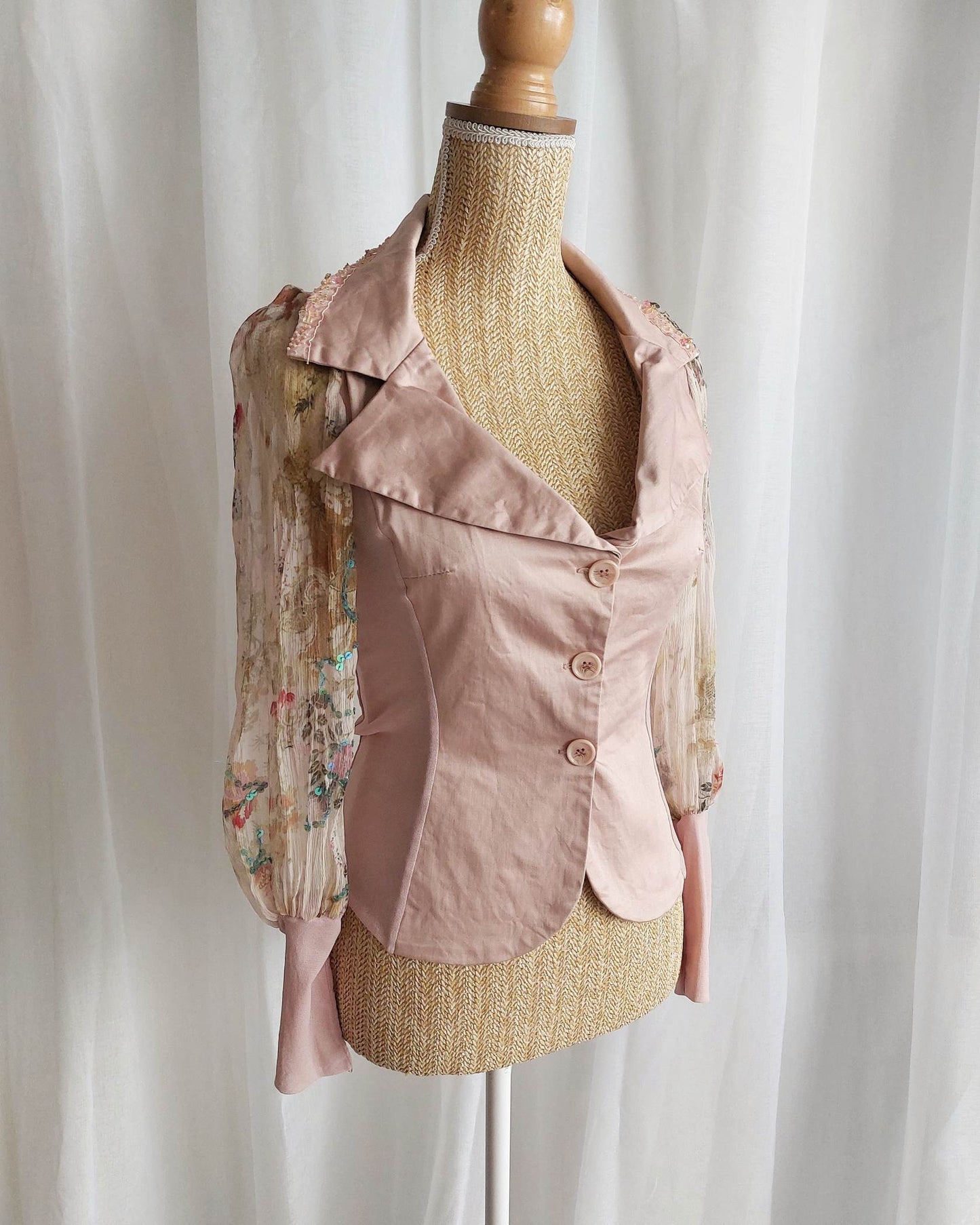 DAMASCENA veste haut rose poudré avec broderies T.36/38