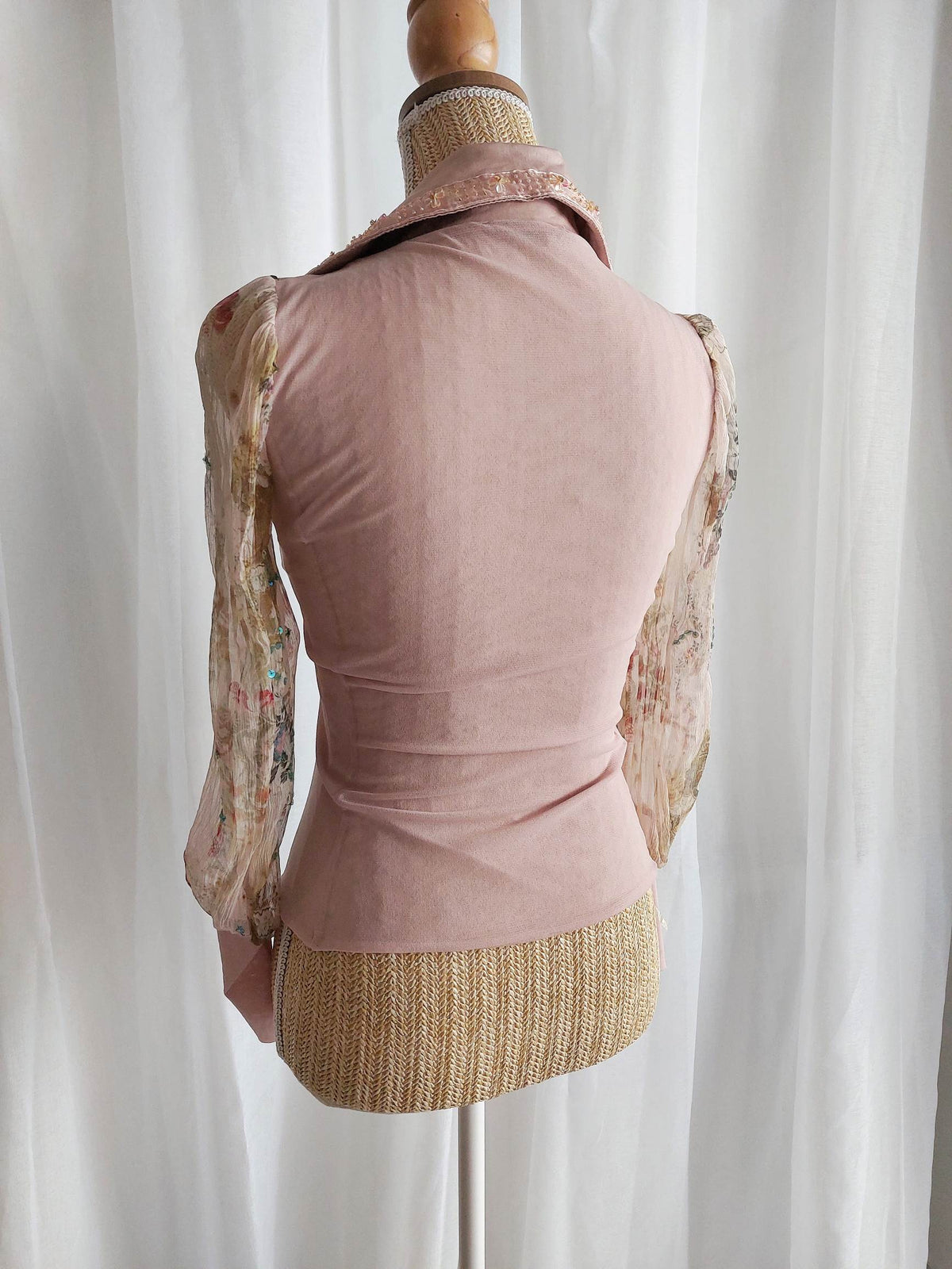 DAMASCENA veste haut rose poudré avec broderies T.36/38