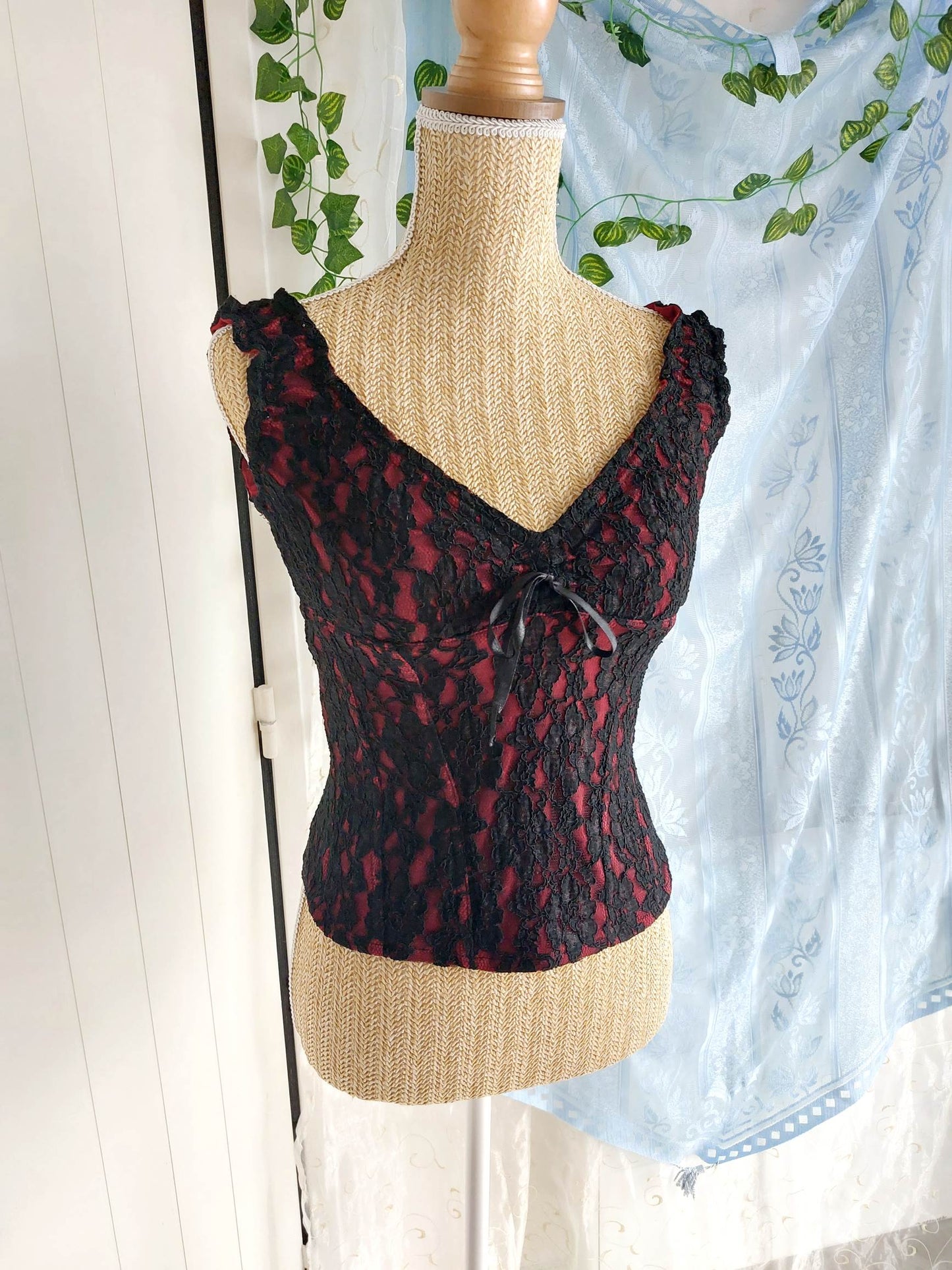 SCARLET lace corset-style top size 36