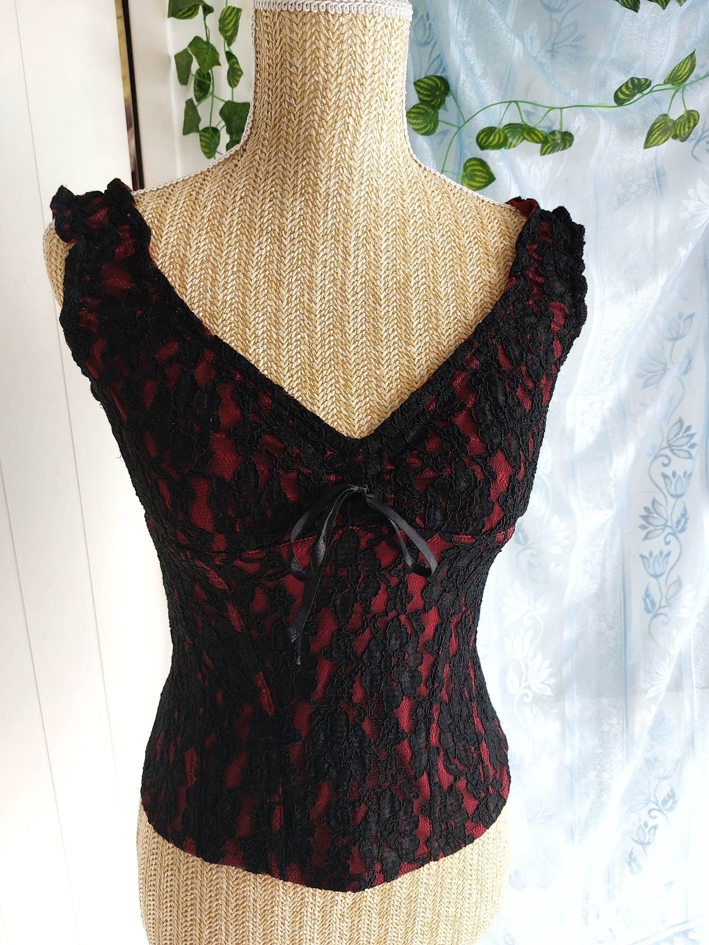SCARLET lace corset-style top size 36