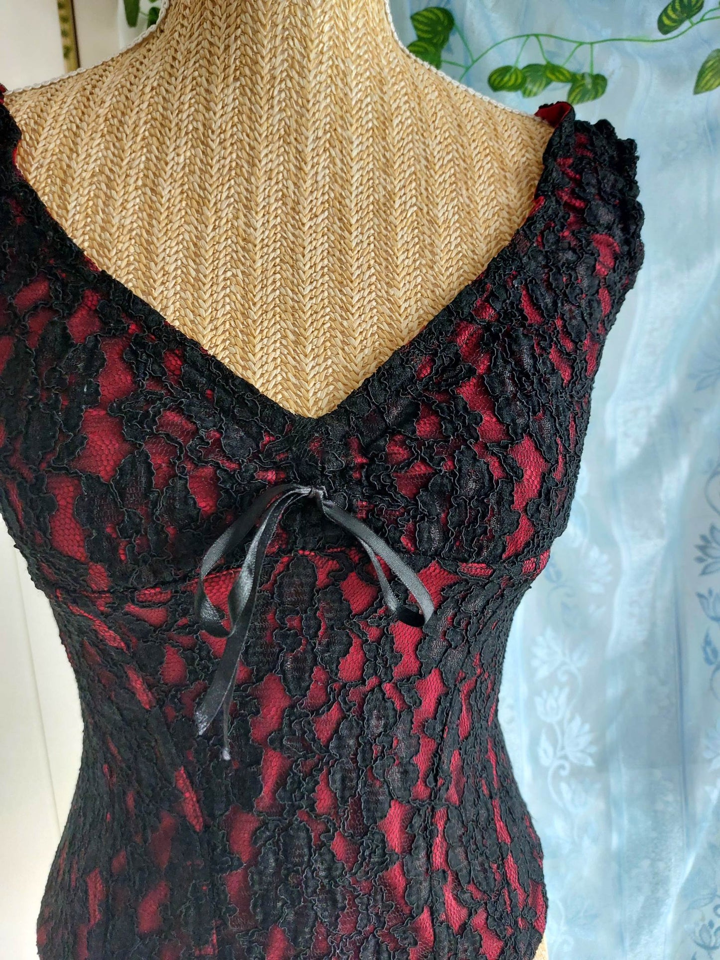 SCARLET lace corset-style top size 36
