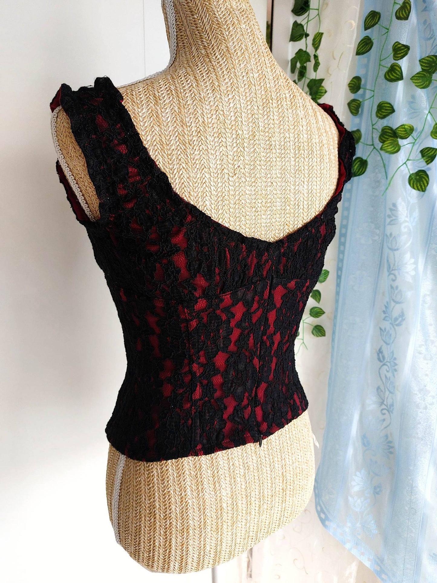 SCARLET lace corset-style top size 36
