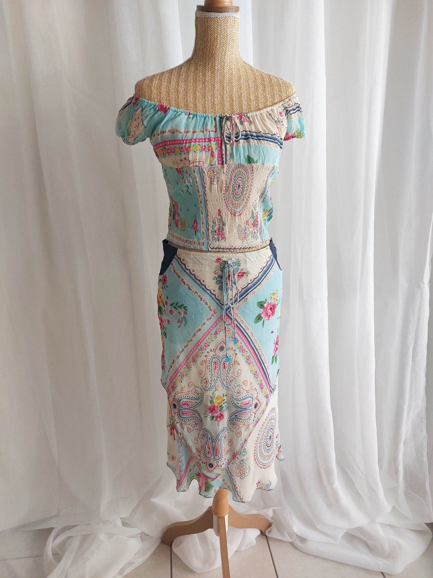SAFRAN Red camisole with patterns and embroidery Size 36/38