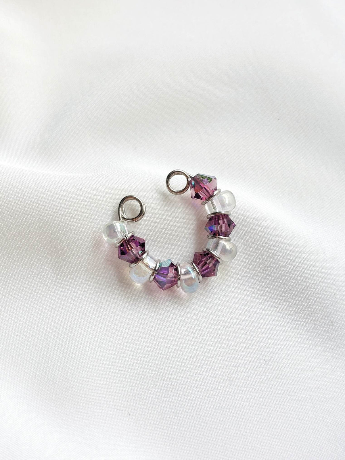 DESTINEE earcuff argenté perles violettes