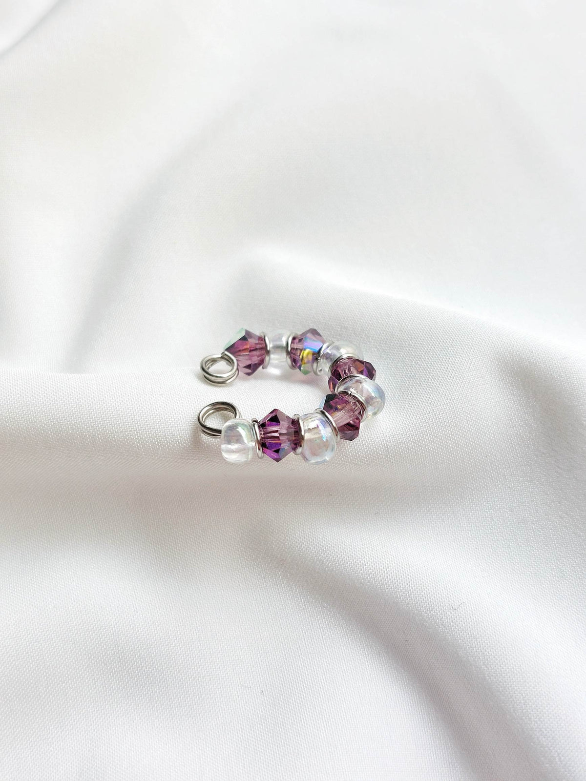 DESTINEE earcuff argenté perles violettes