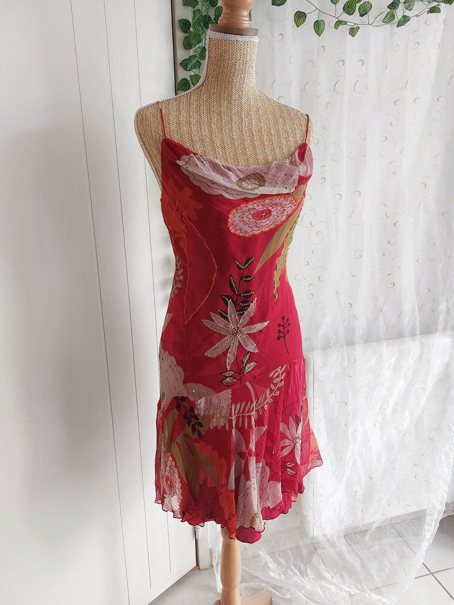 AMARANTE Derhy flowing embroidered red dress, size 36
