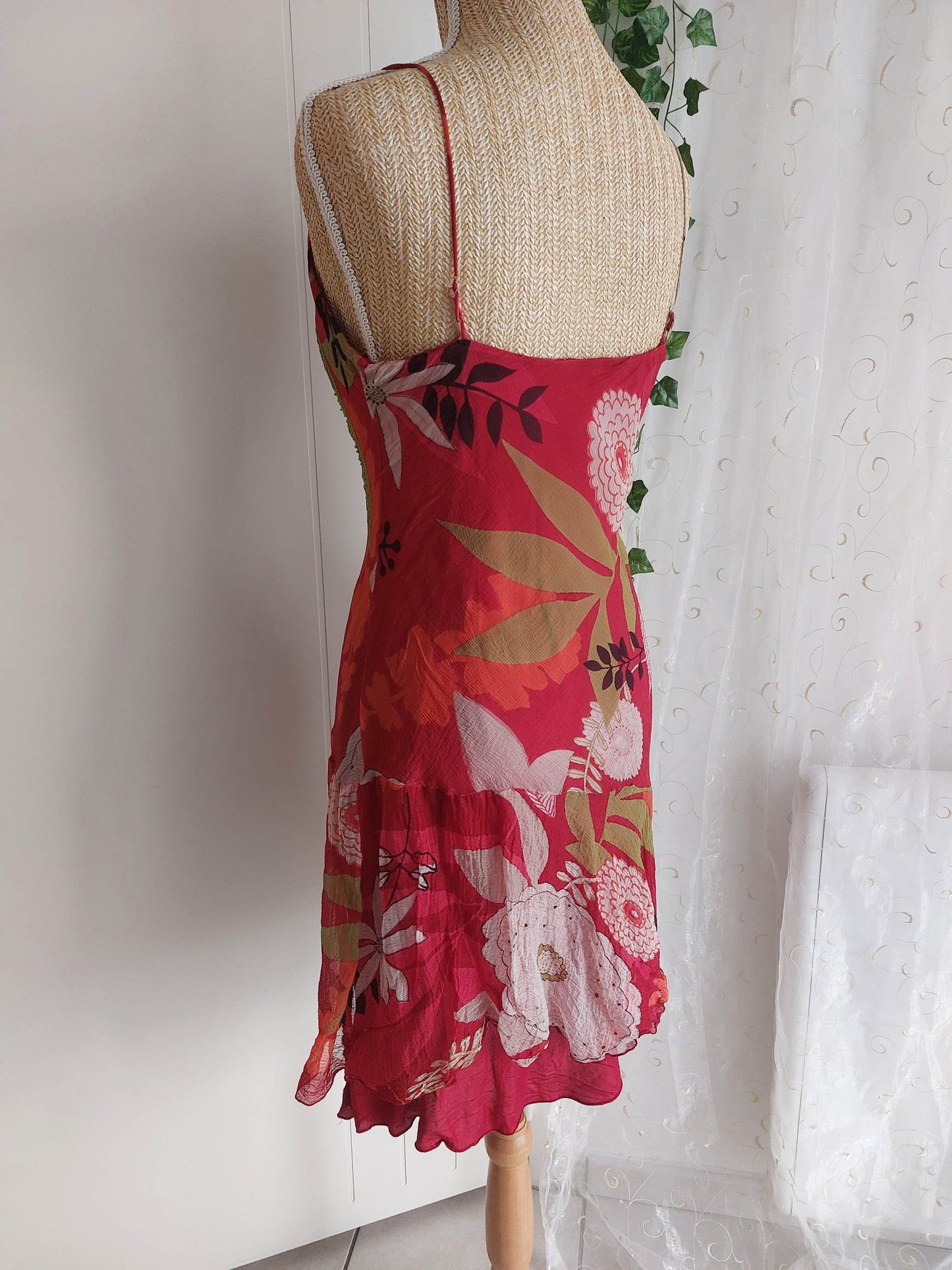 AMARANTE Derhy flowing embroidered red dress, size 36