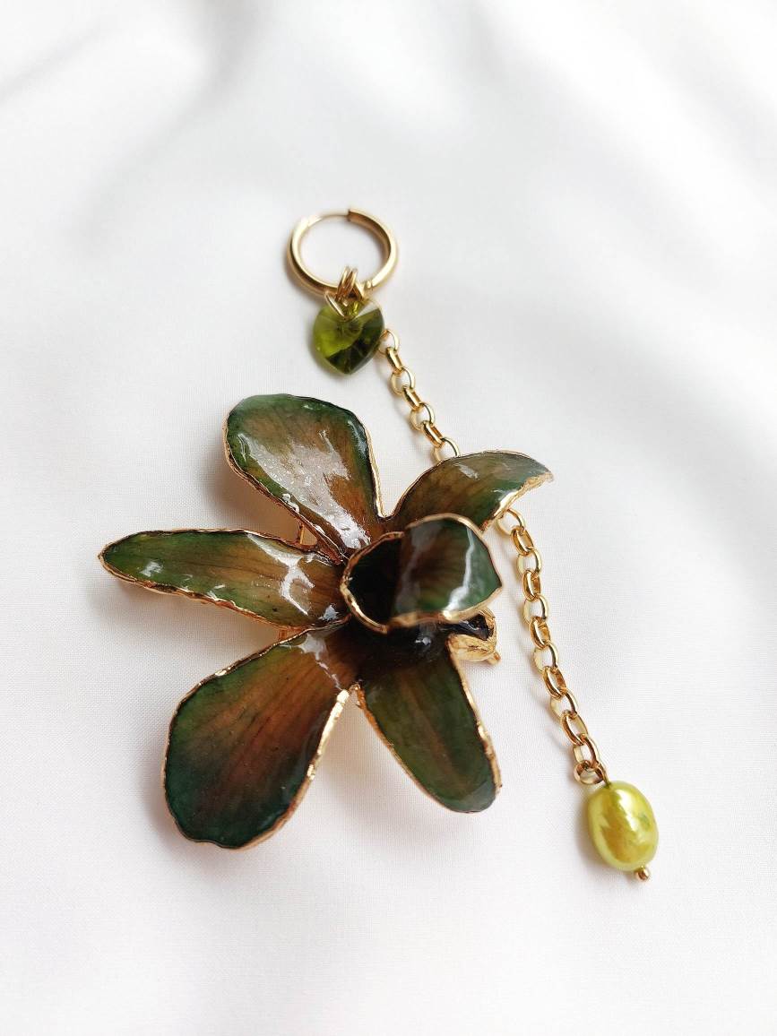 ÉCLOSION green-gold orchid 3-in-1 modular single hoop earring