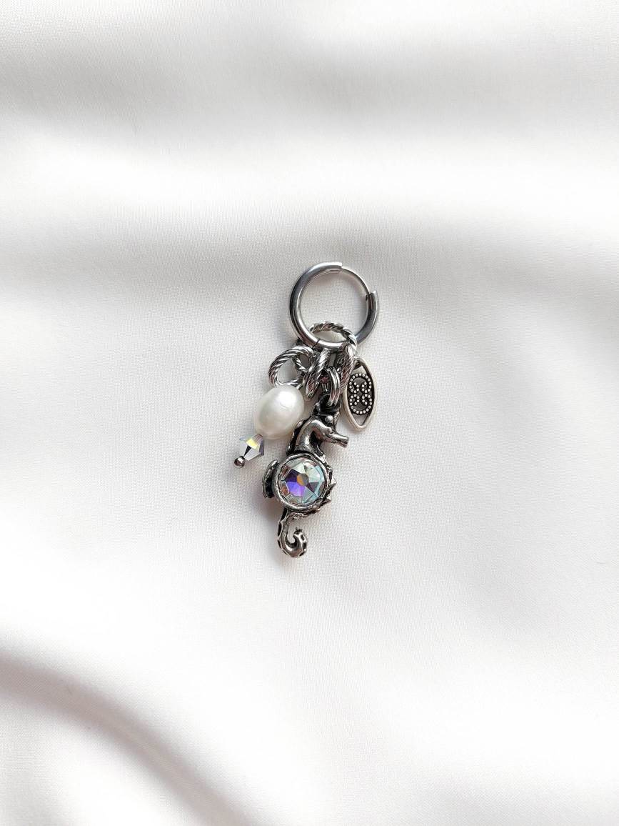 FOAM Seahorse Single-Loop Earring