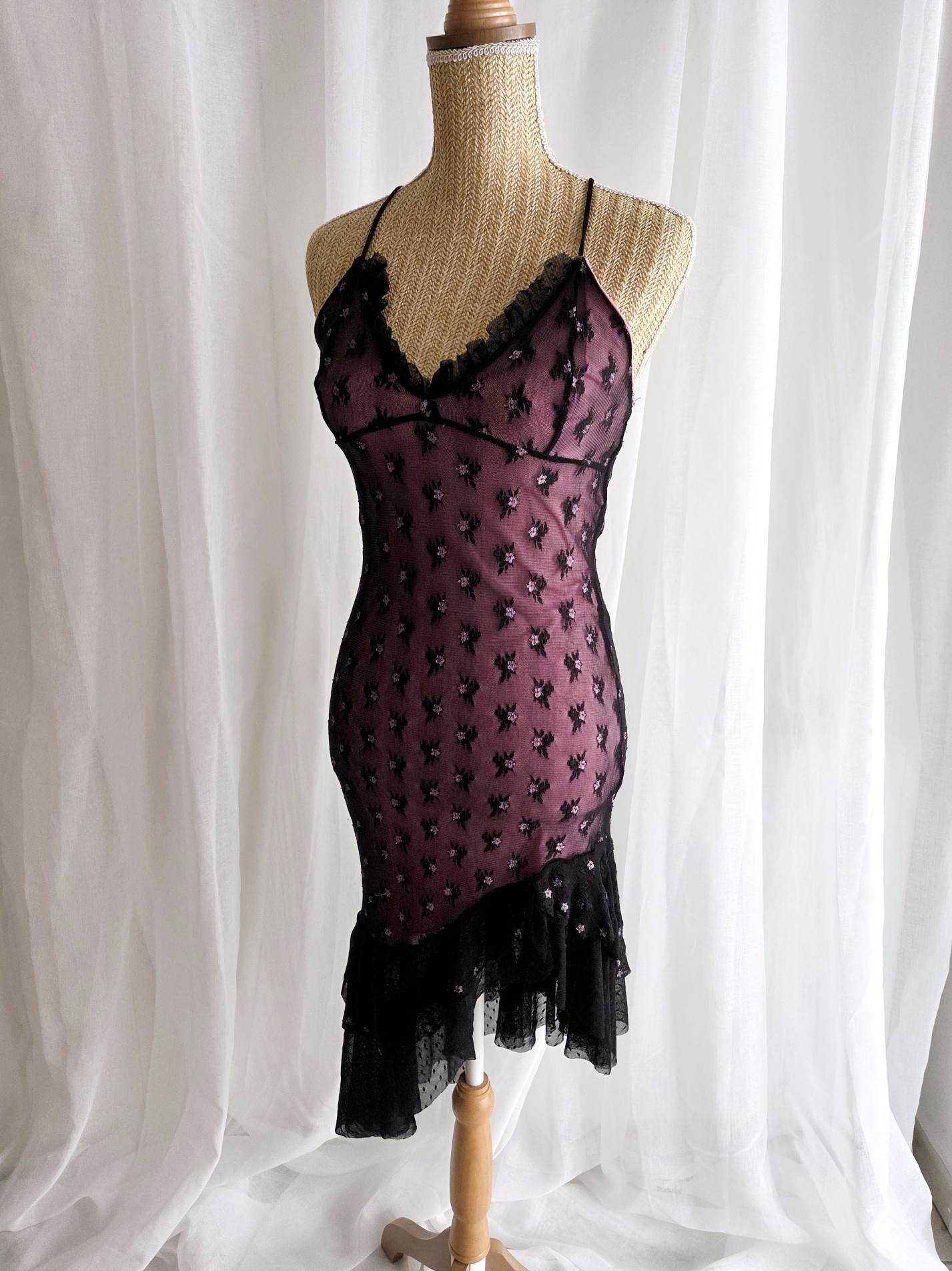 SAFRAN Red camisole with patterns and embroidery Size 36/38