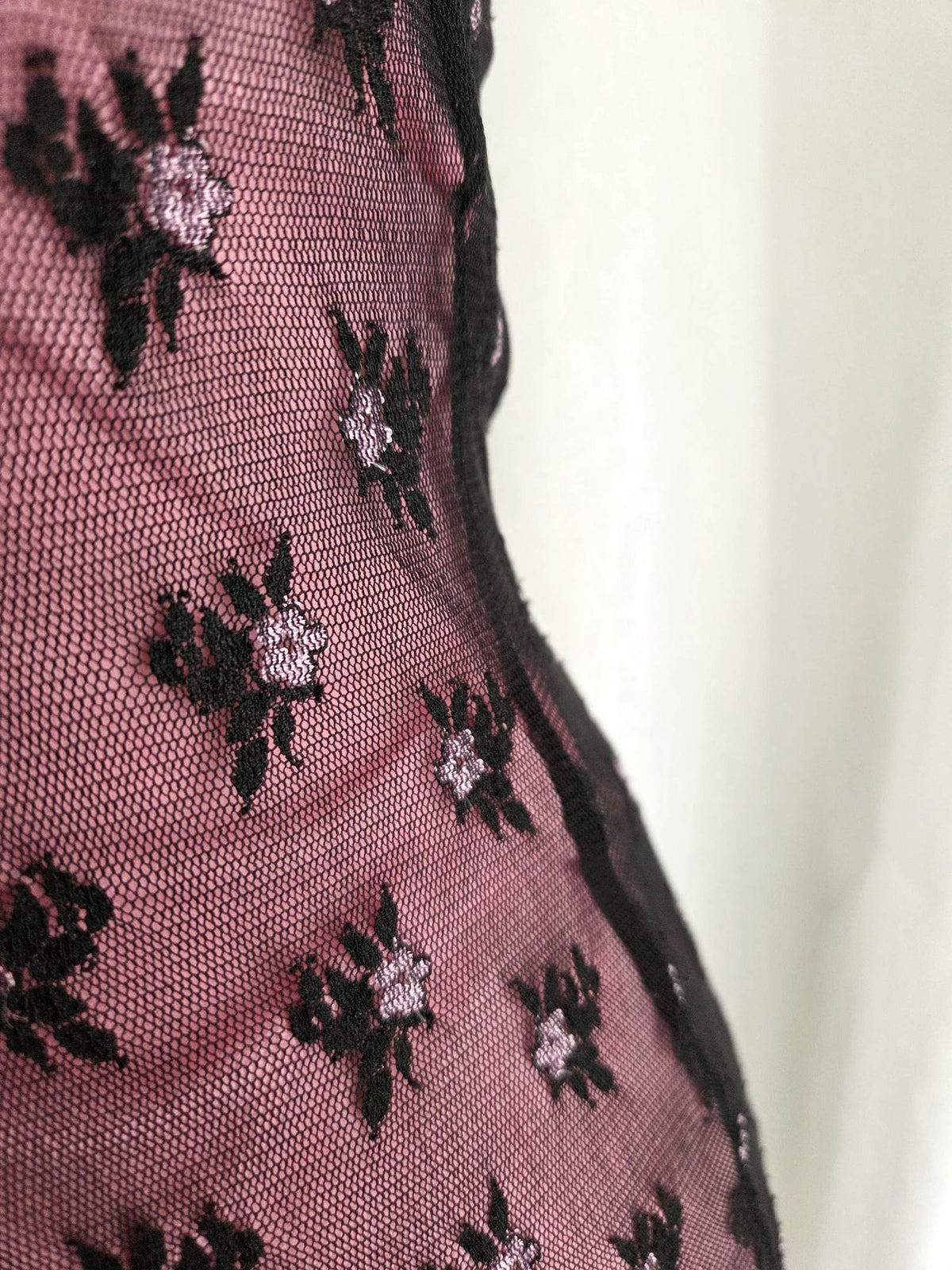 SAFRAN Red camisole with patterns and embroidery Size 36/38