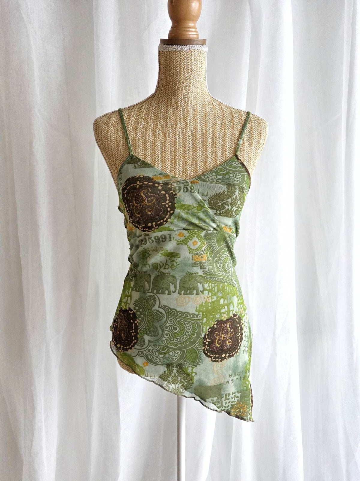 SAFRAN Red camisole with patterns and embroidery Size 36/38
