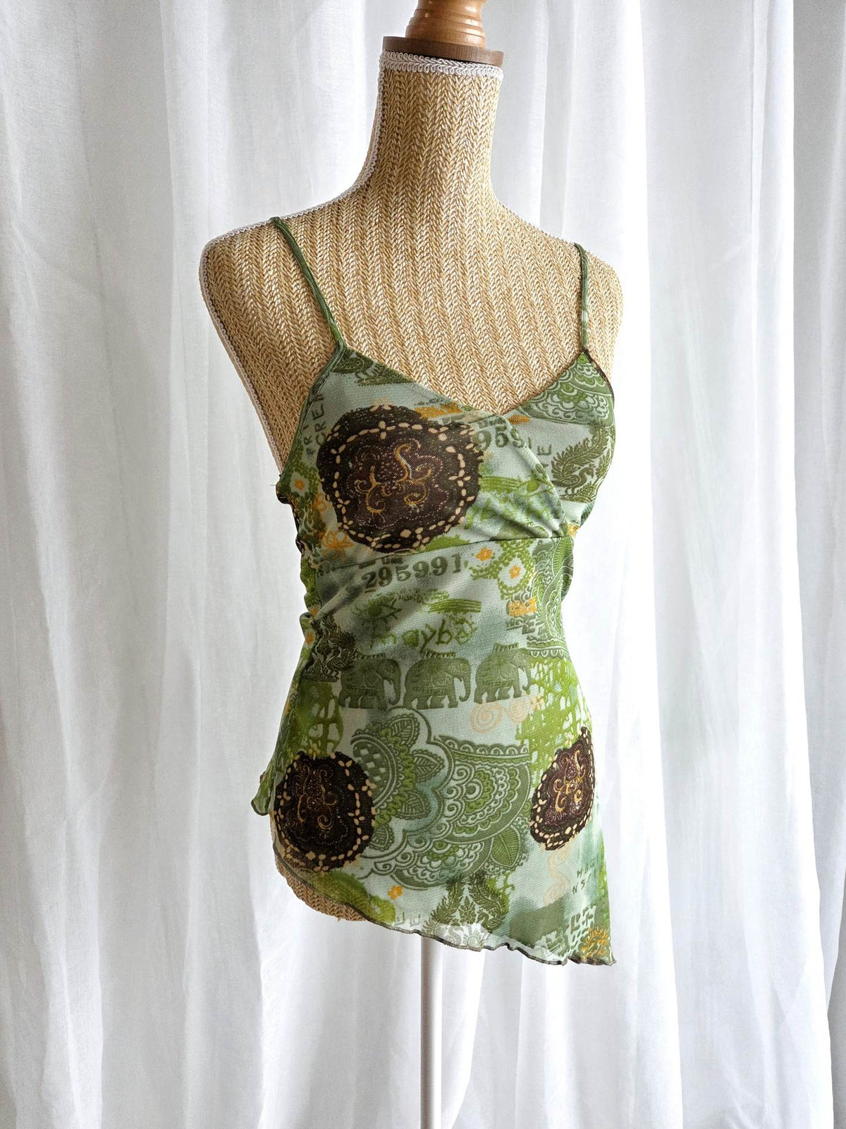 SAFRAN Red camisole with patterns and embroidery Size 36/38