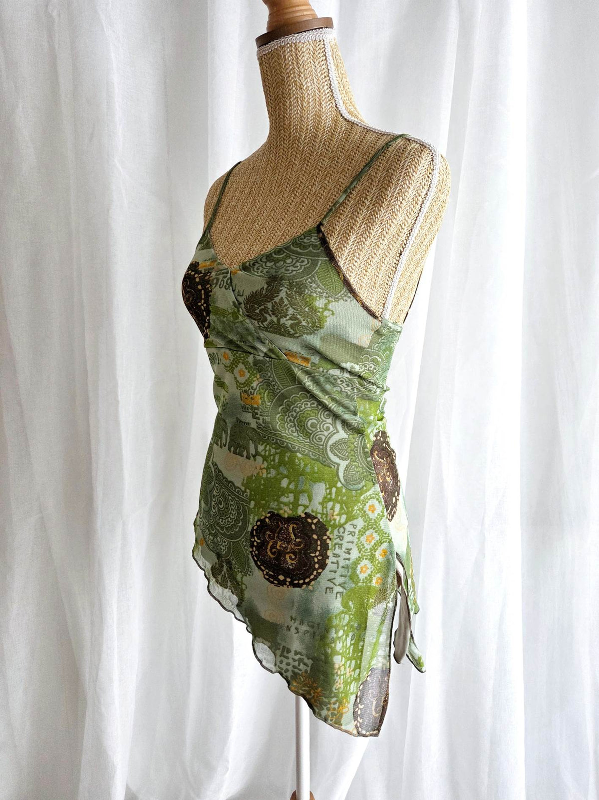 SAFRAN Red camisole with patterns and embroidery Size 36/38